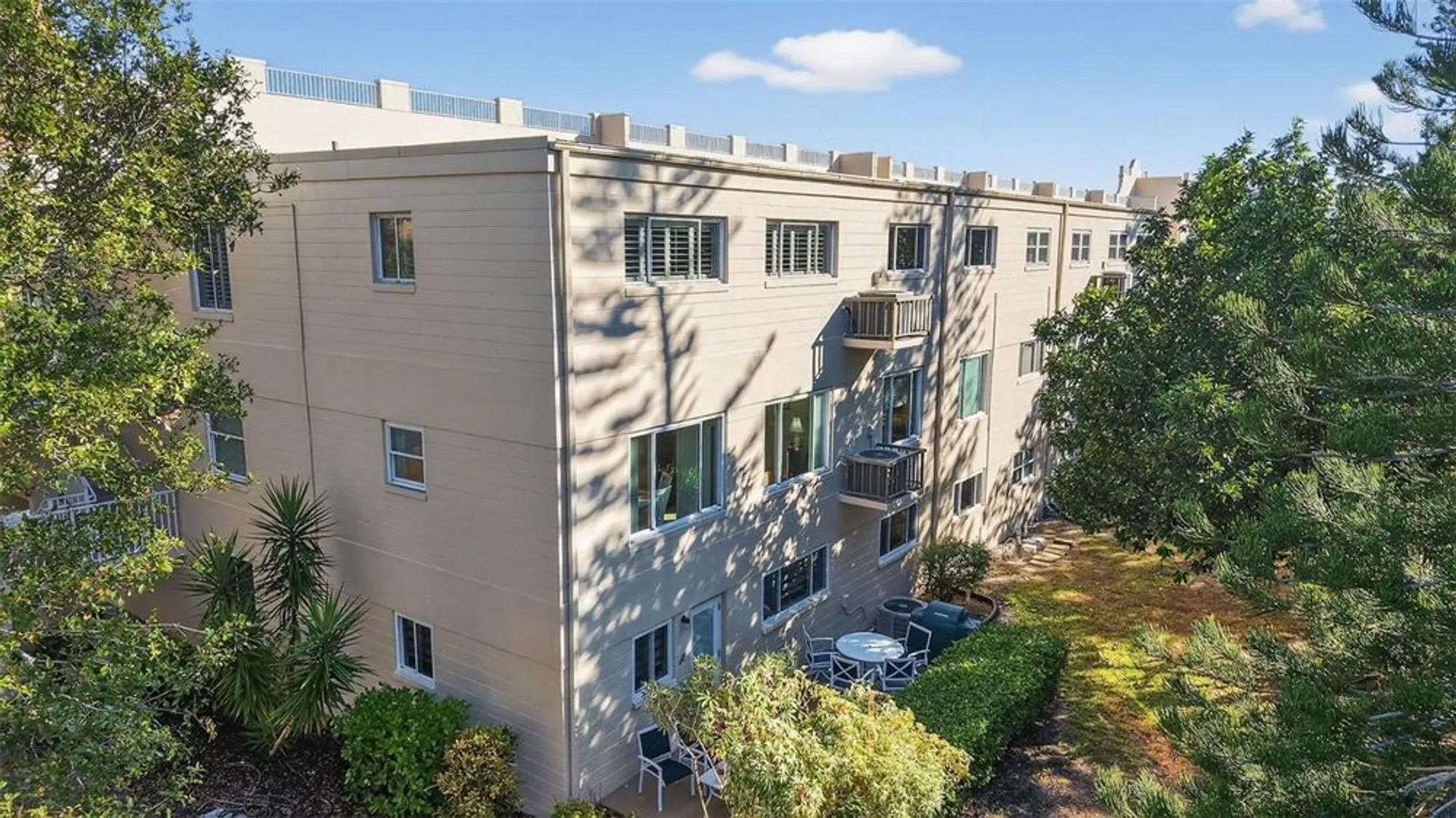 Property Slideshow image 38 of 59 | 2170 americus blvd n apt 70, Clearwater, FL, 33763