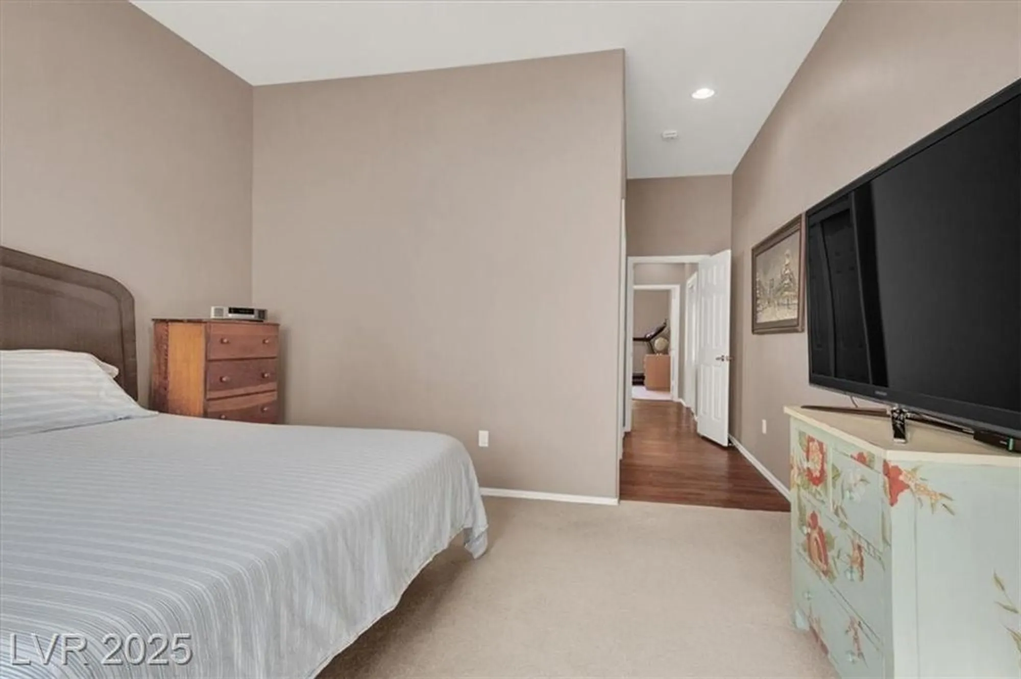 Property Slideshow image 15 of 33 | 9525 salem hills ct, Las Vegas, NV, 89134