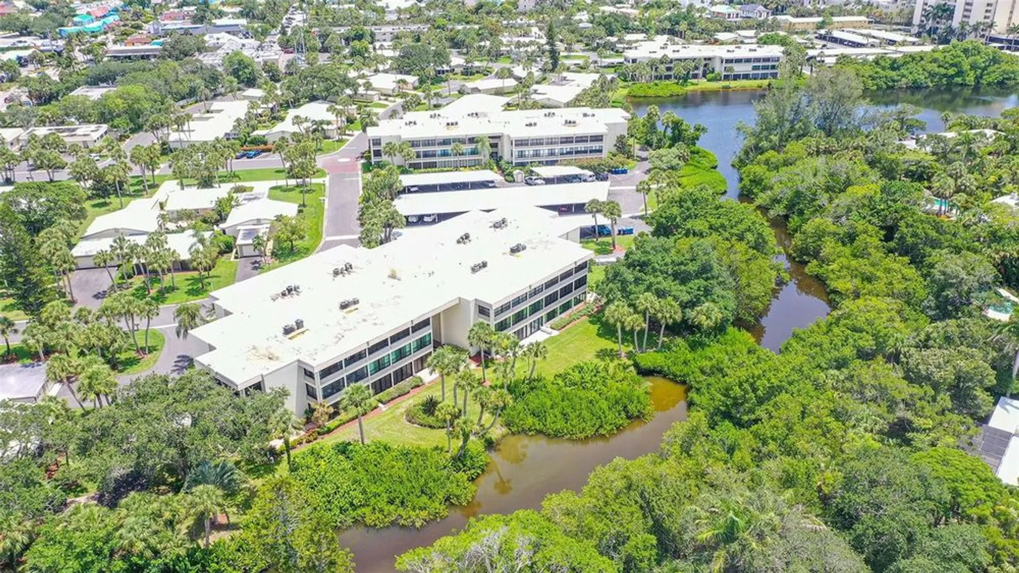 Property Slideshow image 22 of 91 | 225 hourglass way apt 103, Sarasota, FL, 34242