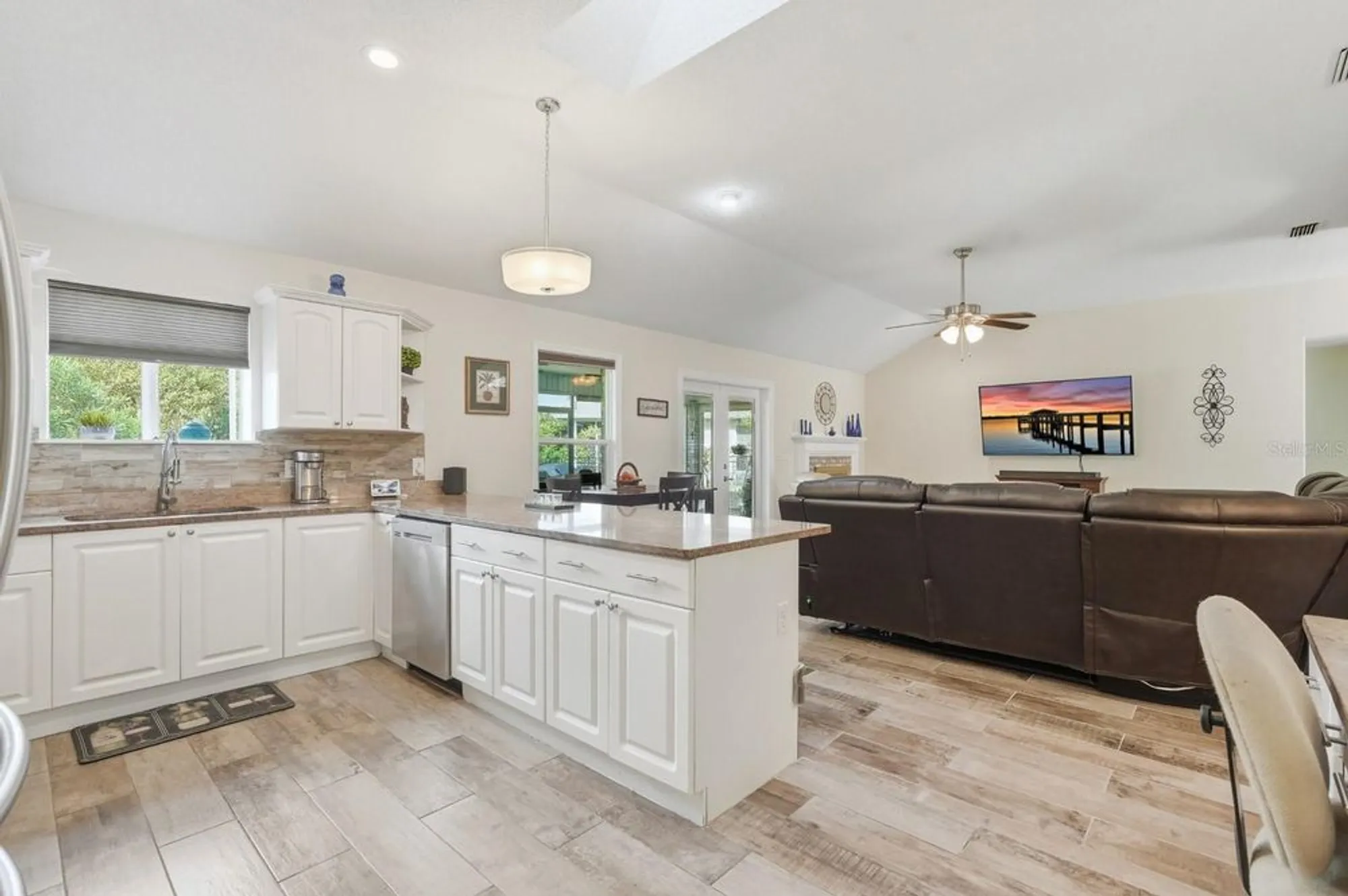 Property Slideshow image 14 of 52 | 2 silver lake way, Ormond Beach, FL, 32174