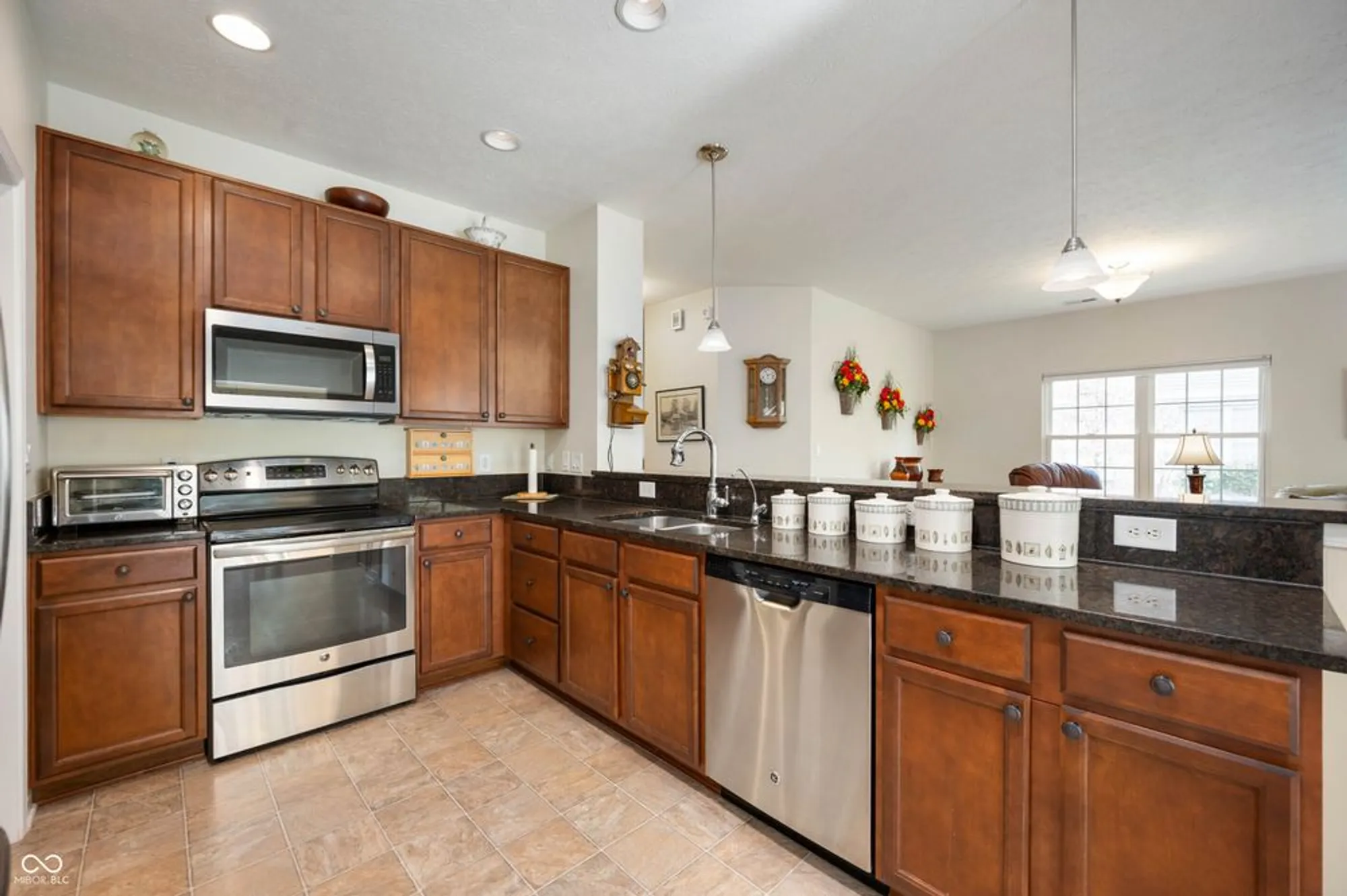 Property Slideshow image 5 of 20 | 8887 stoney meadow blvd, Avon, IN, 46123