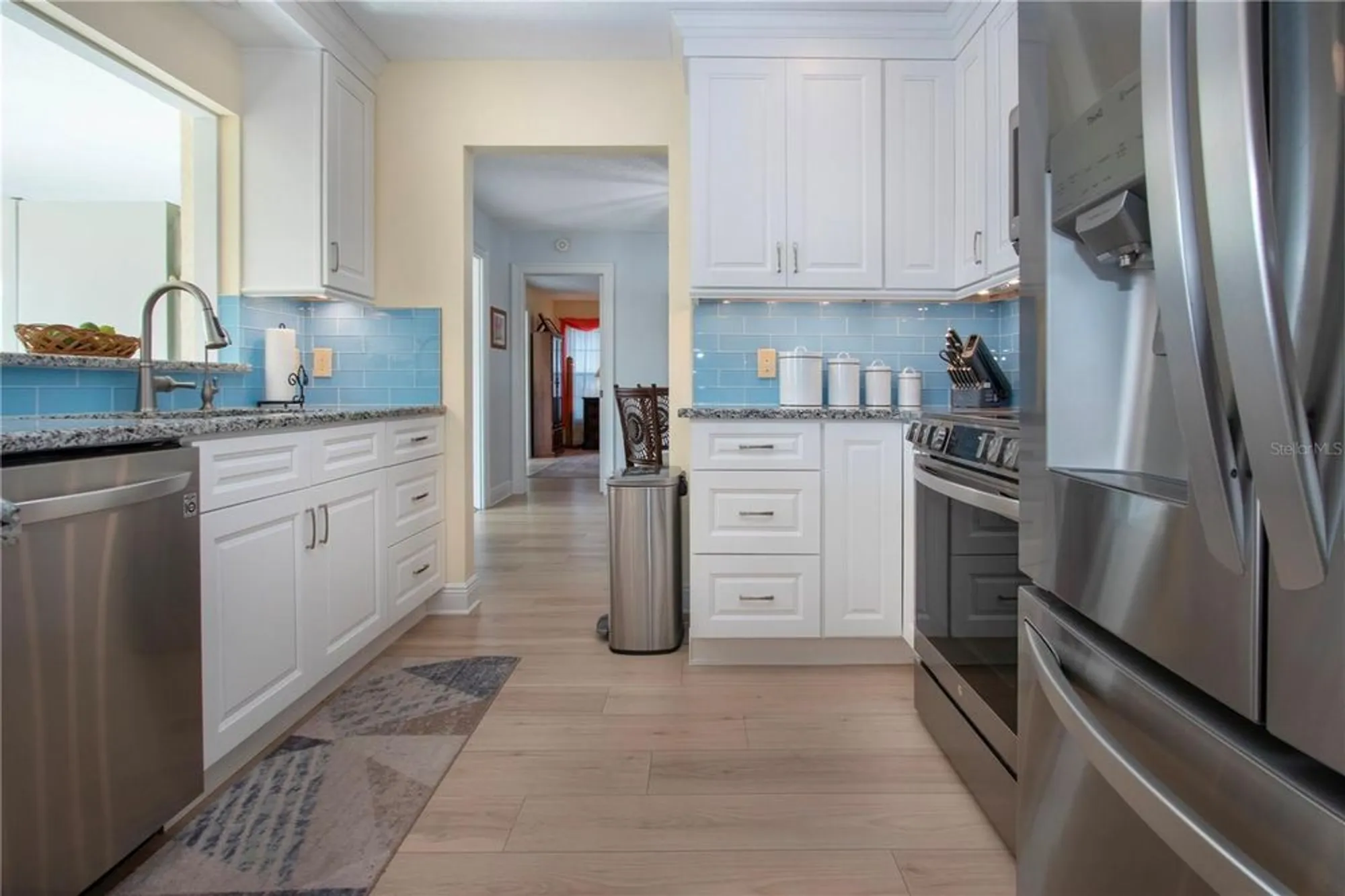 Property Slideshow image 25 of 69 | 2016 east view dr, Sun City Center, FL, 33573