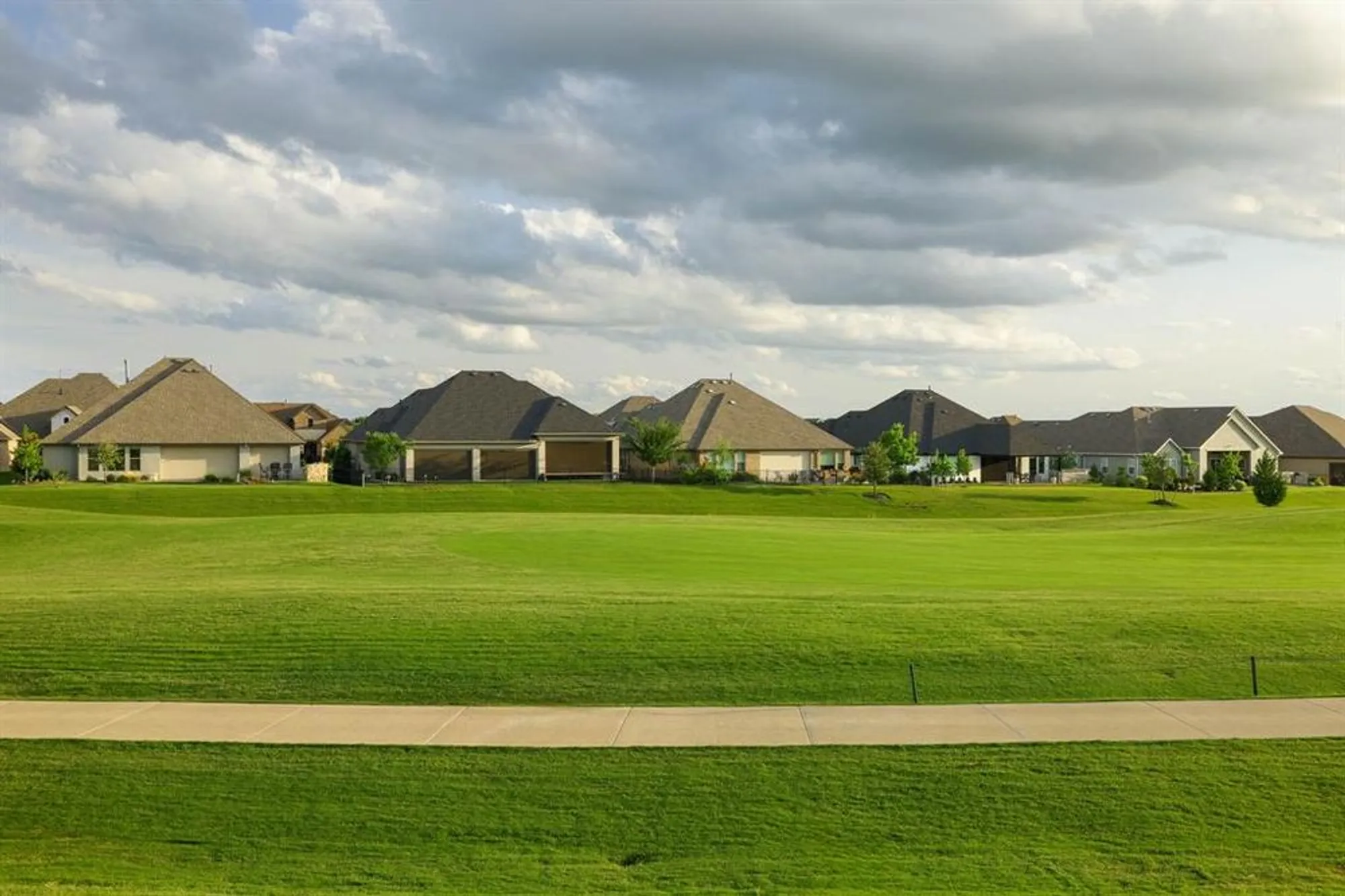 Property Slideshow image 24 of 29 | 10905 drinkwater dr, Denton, TX, 76207
