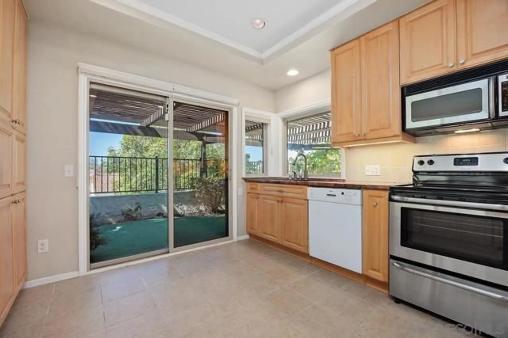 Property Slideshow image 8 of 29 | 17604 camino ancho, San Diego, CA, 92128