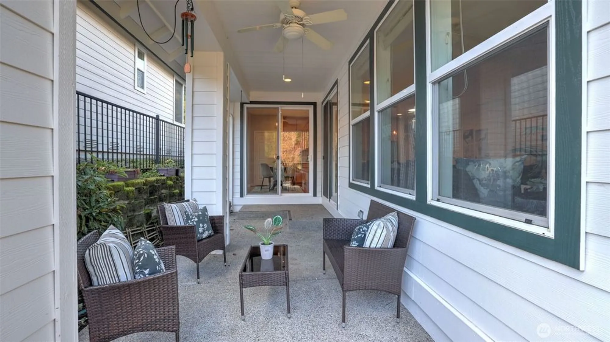 Property Slideshow image 25 of 40 | 12832 231st pl, Redmond, WA, 98053