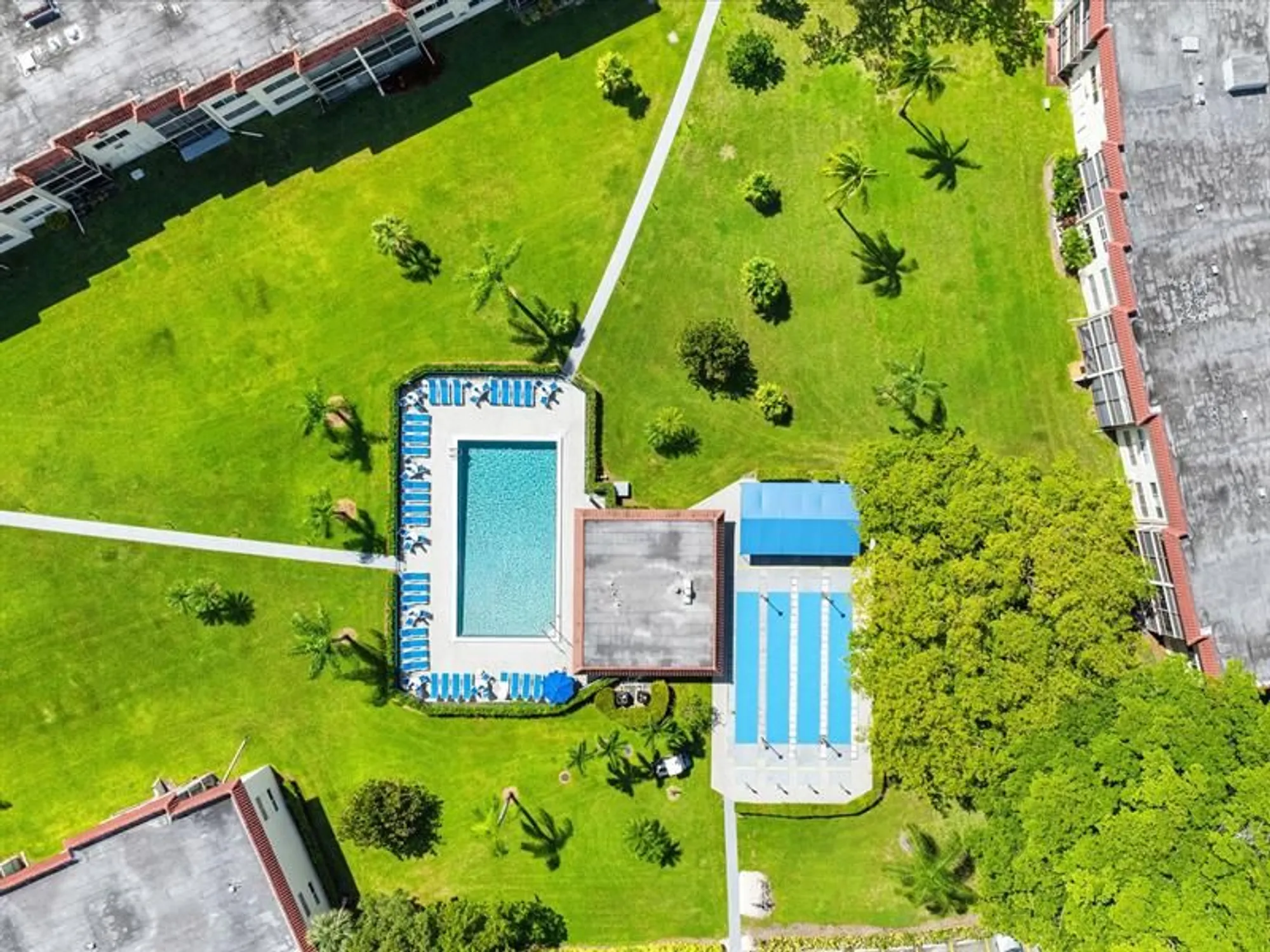 Property Slideshow image 31 of 42 | 9423 s hollybrook lake dr 309, Pembroke Pines, FL, 33025