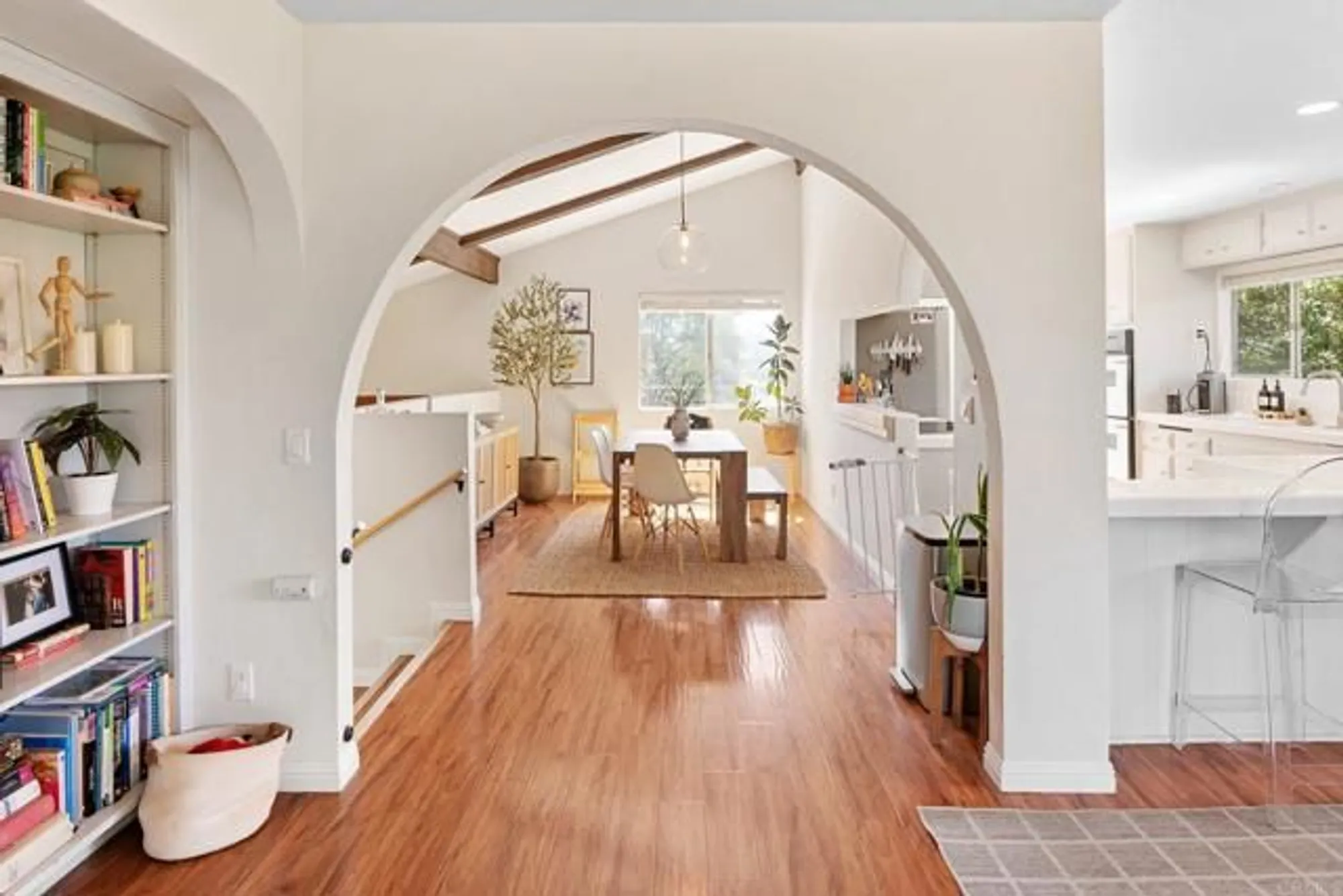 Property Slideshow image 16 of 53 | 10512 moon view way, Escondido, CA, 92026