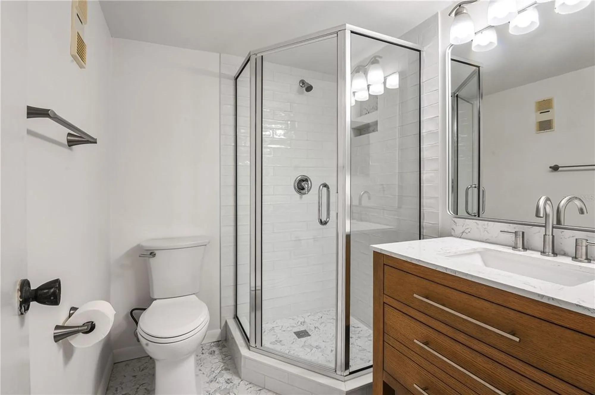 Property Slideshow image 15 of 23 | 14130 rosemary ln apt 4313, Largo, FL, 33774