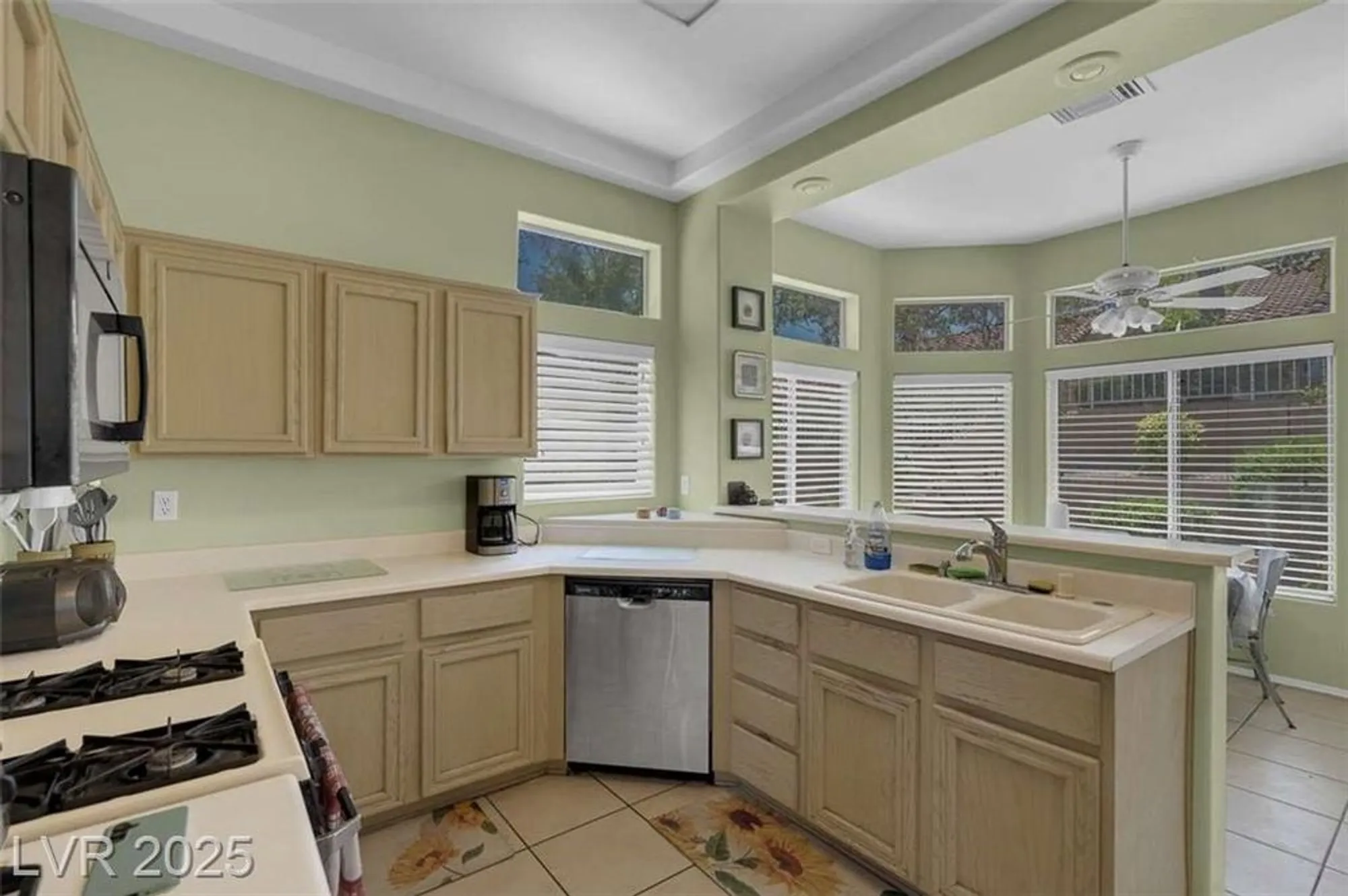 Property Slideshow image 21 of 44 | 10017 bundella dr, Las Vegas, NV, 89134