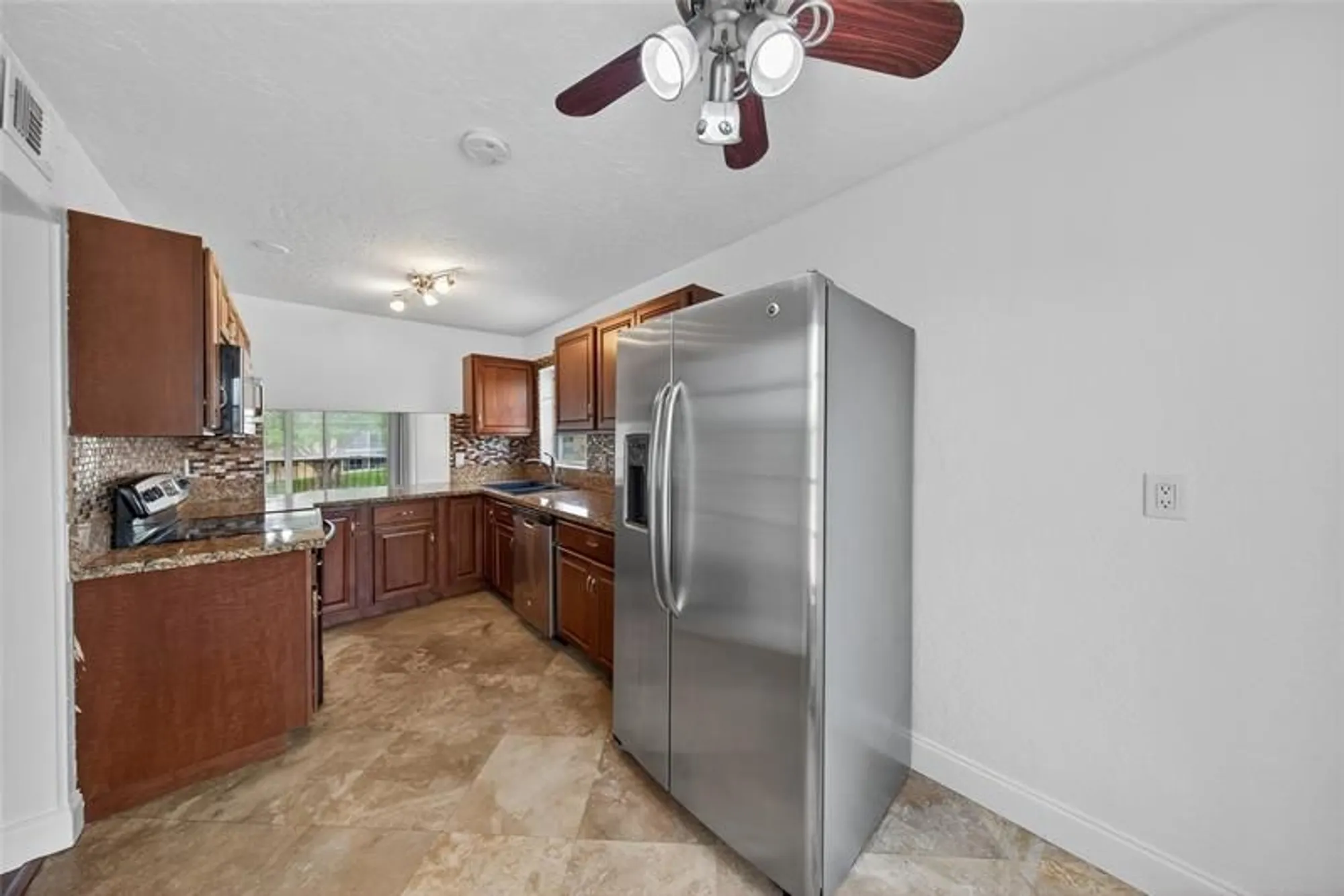 Property Slideshow image 9 of 33 | 6070 nw 64th ave 212, Tamarac, FL, 33319