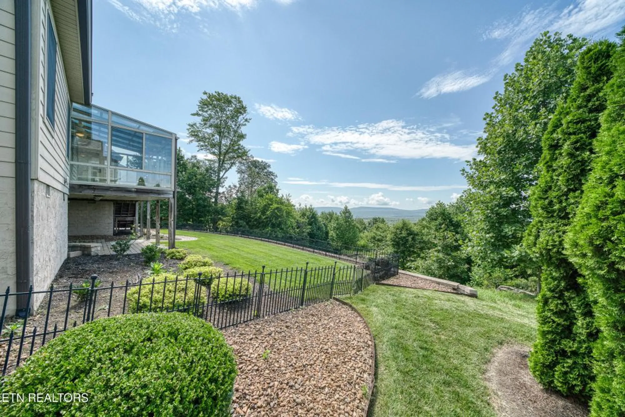 Property Slideshow image 5 of 46 | 40 bluff view ter, Crossville, TN, 38558
