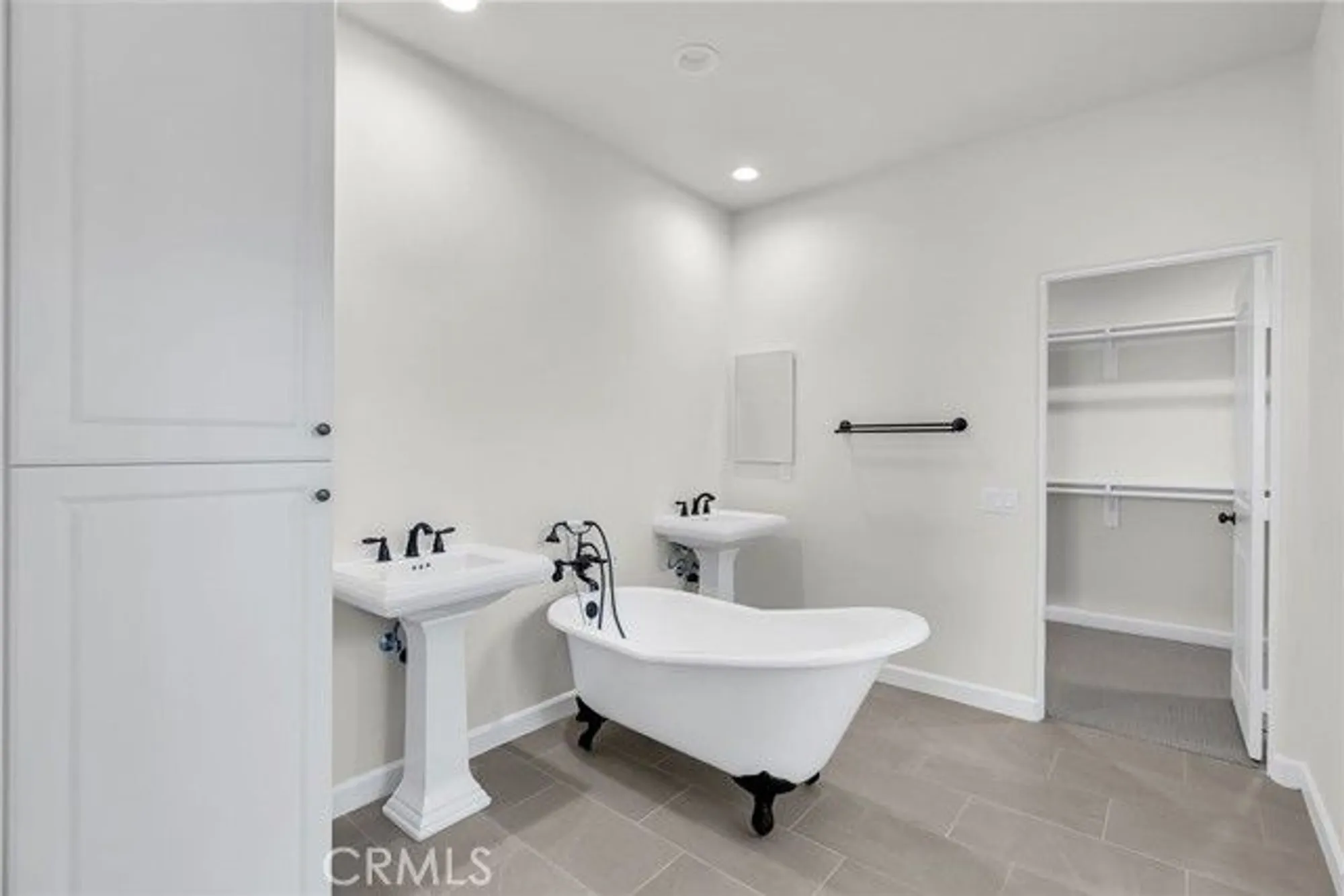 Property Slideshow image 18 of 35 | 7420 desert sky dr, Yucca Valley, CA, 92284