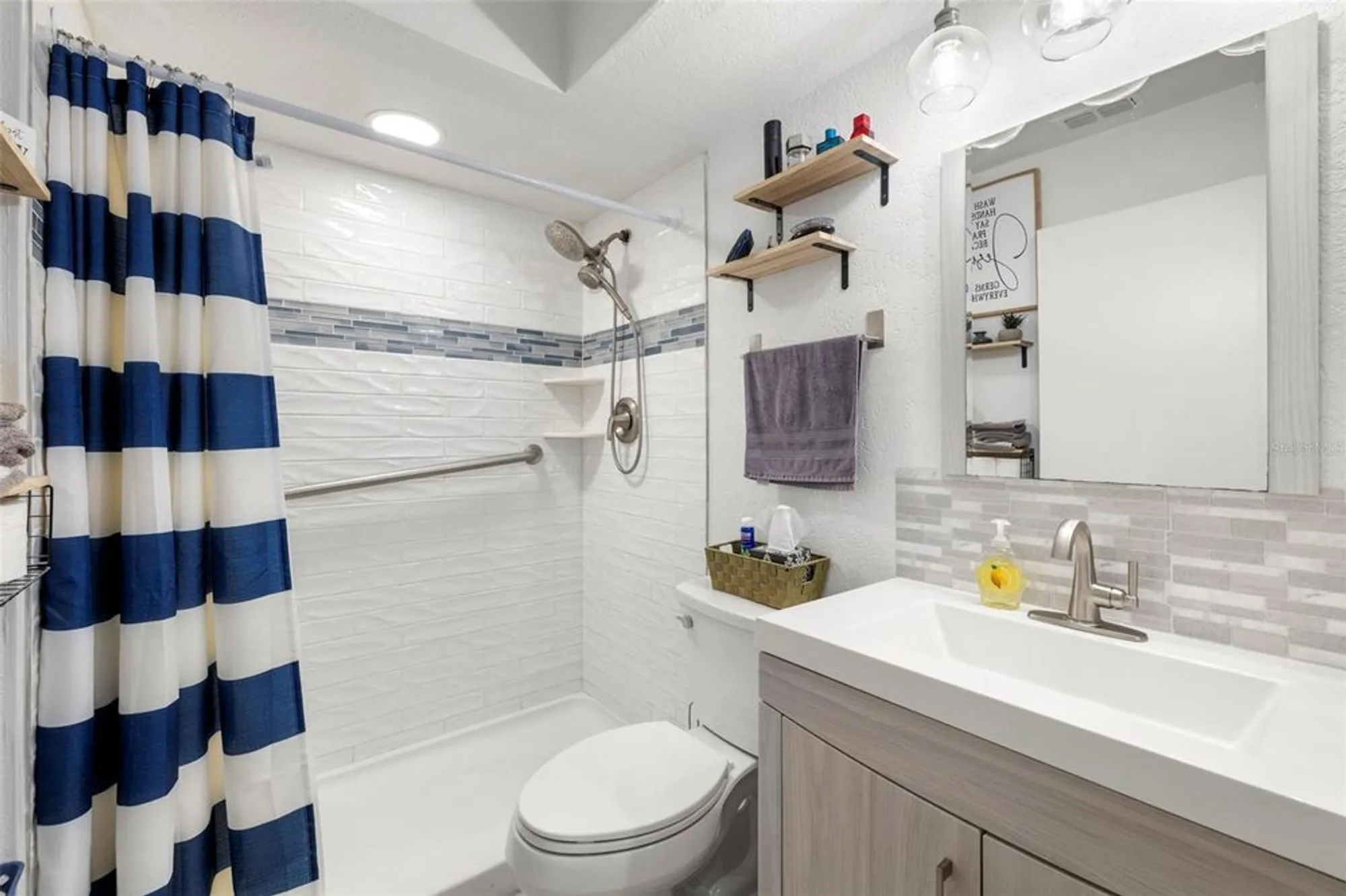 Property Slideshow image 24 of 41 | 8330 high point cir apt 6, Port Richey, FL, 34668