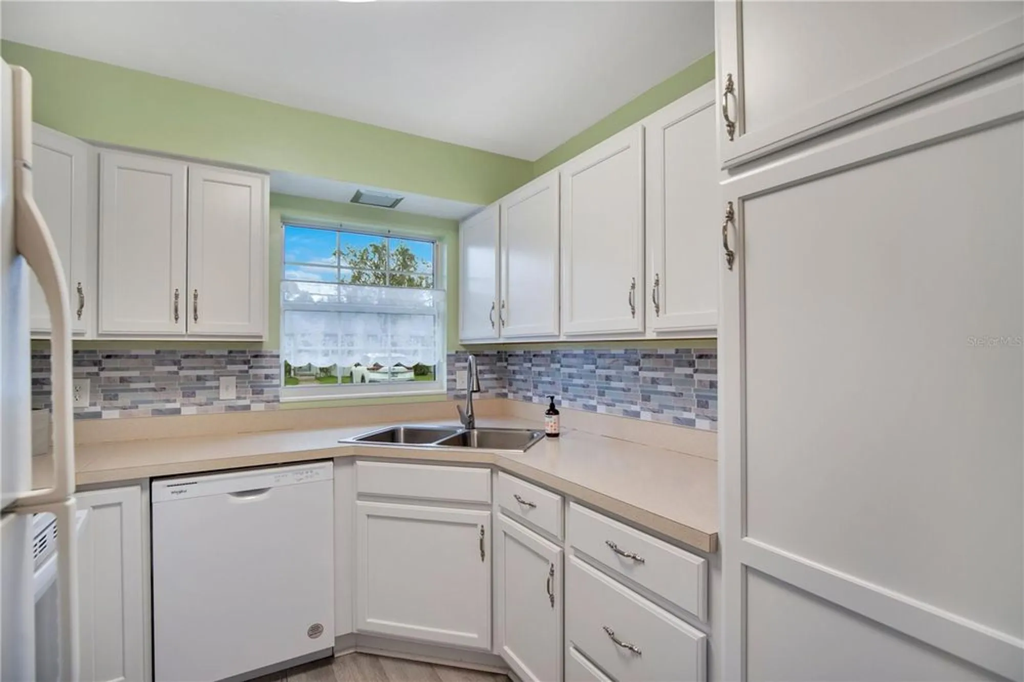 Property Slideshow image 8 of 23 | 239 n hill ave # 110, Deland, FL, 32724