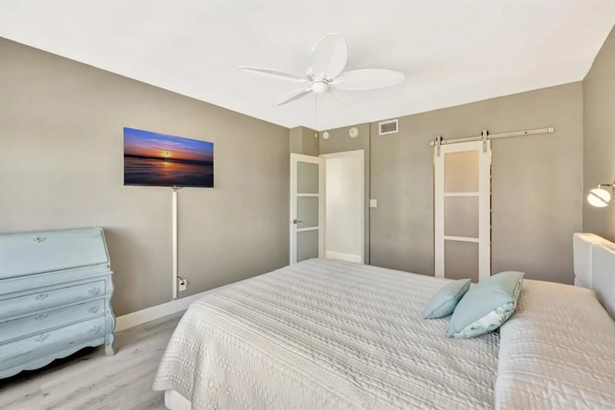 Property Slideshow image 34 of 50 | 3333 ne 34th st 608, Fort Lauderdale, FL, 33308