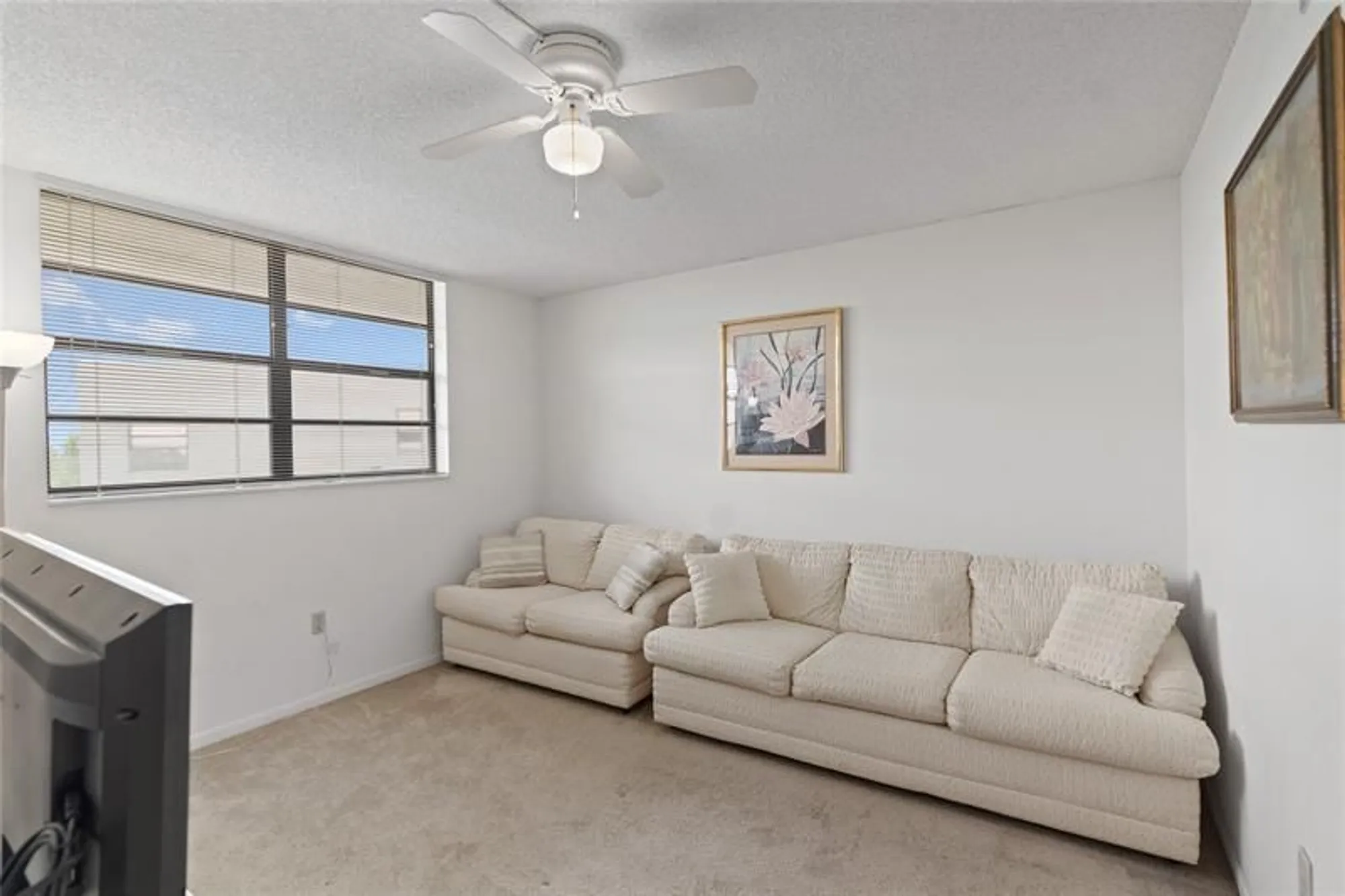 Property Slideshow image 15 of 38 | 900 colony point cir 511, Pembroke Pines, FL, 33026