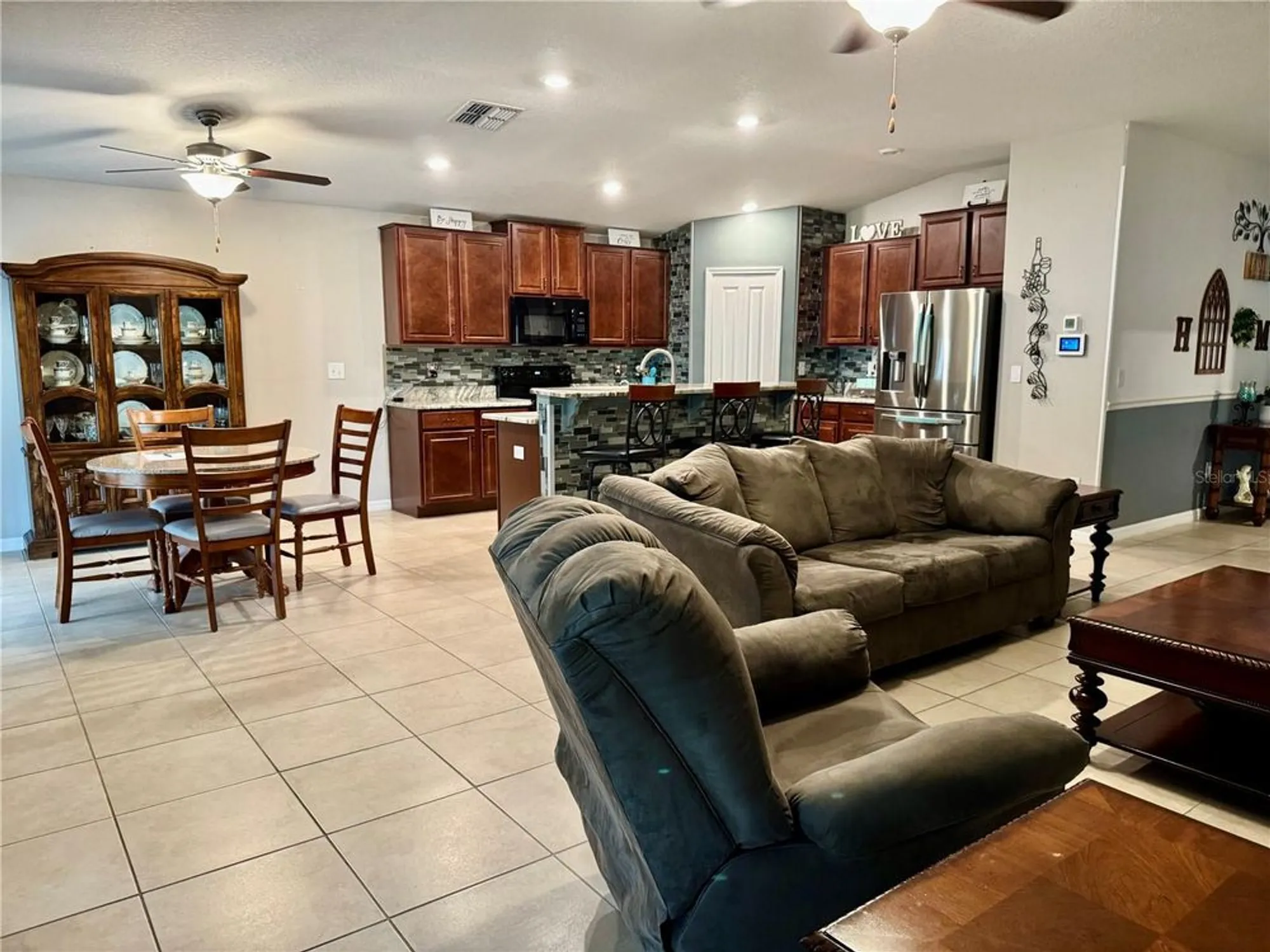 Property Slideshow image 4 of 20 | 9712 sage creek dr, Ruskin, FL, 33573