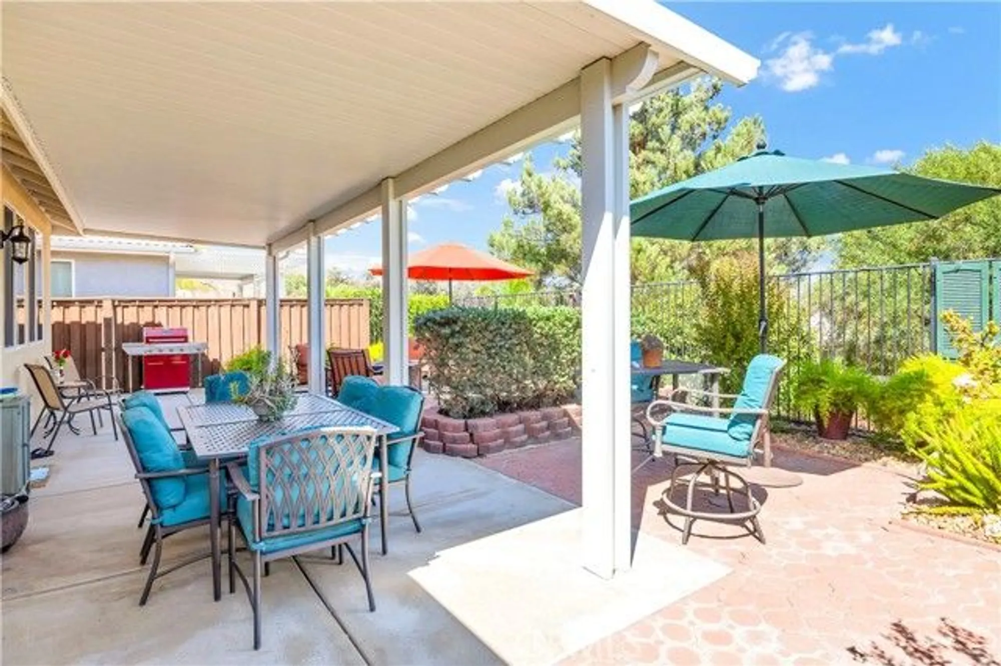 Property Slideshow image 39 of 59 | 126 mayfair ln, Hemet, CA, 92545