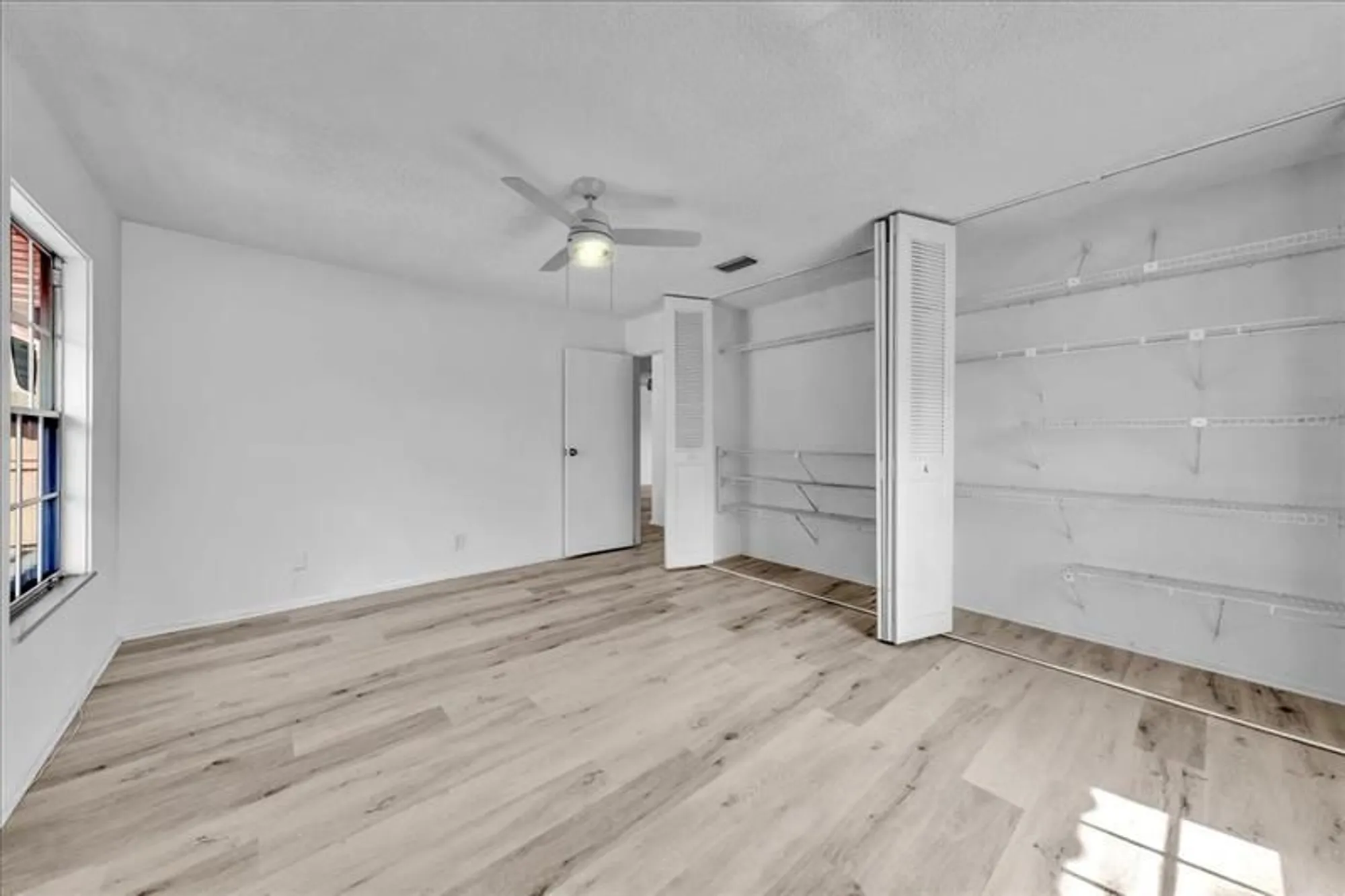 Property Slideshow image 21 of 38 | 123 amherst ln # 123, Lake Worth, FL, 33467