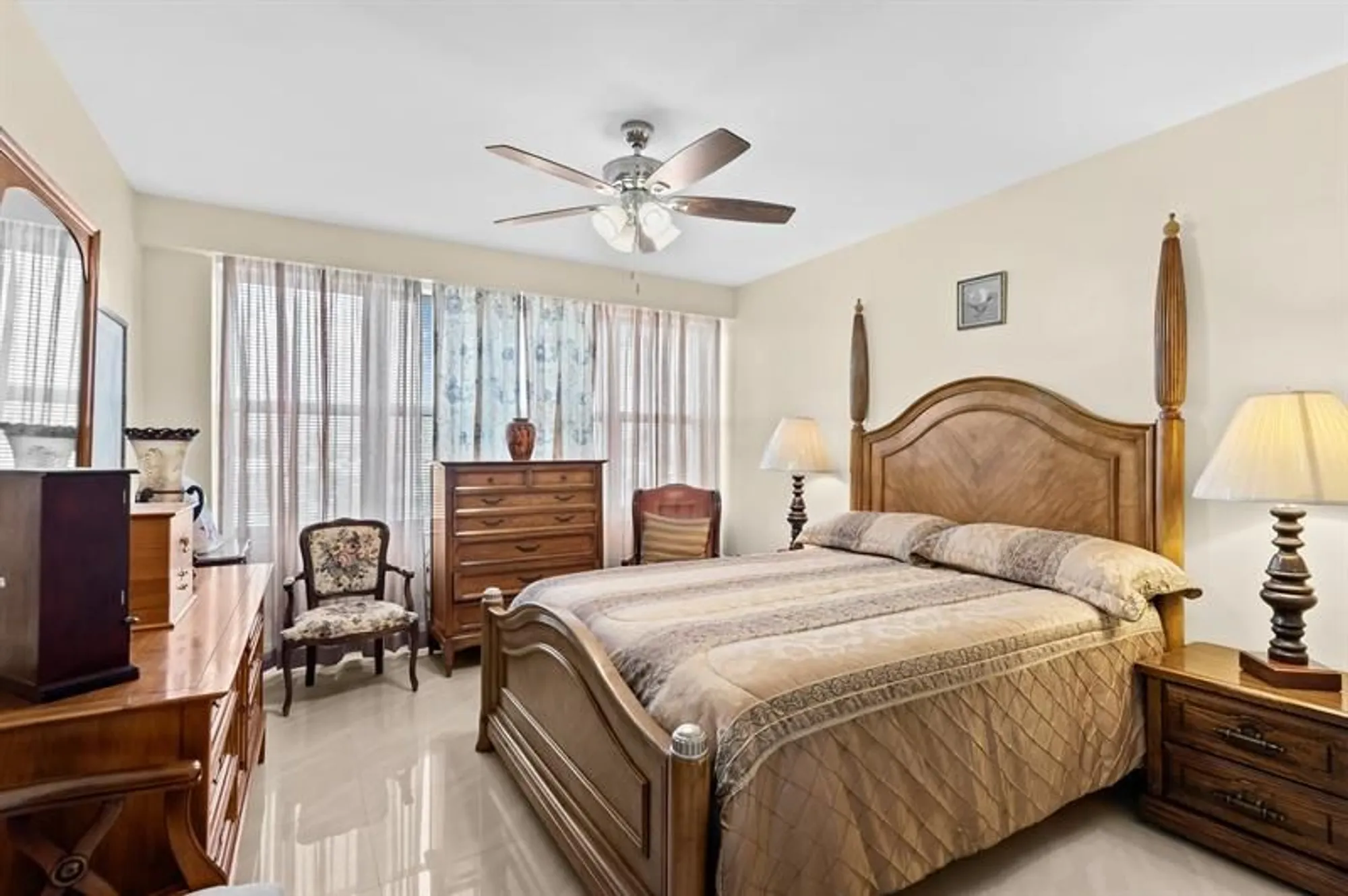 Property Slideshow image 11 of 61 | 3300 ne 36th st 302, Fort Lauderdale, FL, 33308