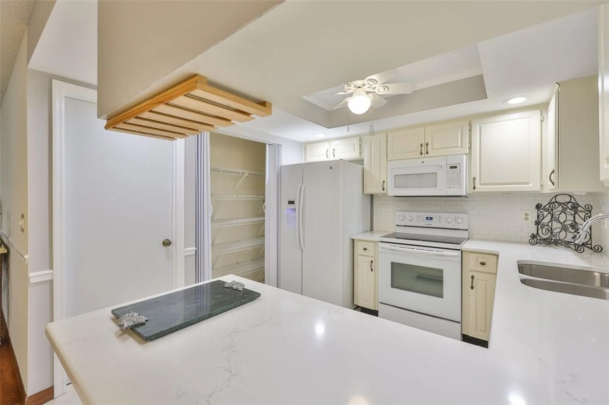 Property Slideshow image 25 of 69 | 1318 leland dr, Sun City Center, FL, 33573