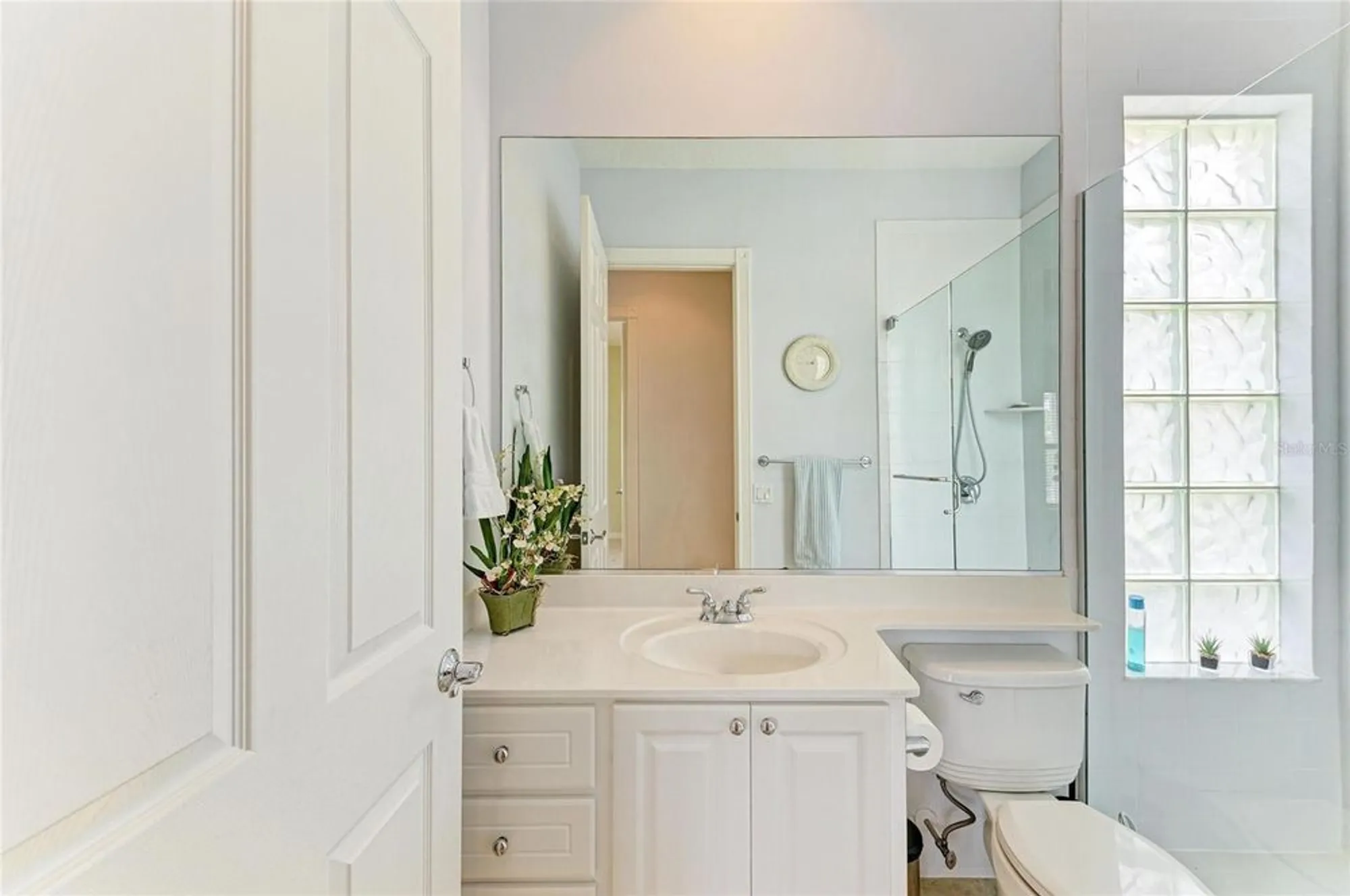 Property Slideshow image 31 of 65 | 5827 benevento dr, Sarasota, FL, 34238