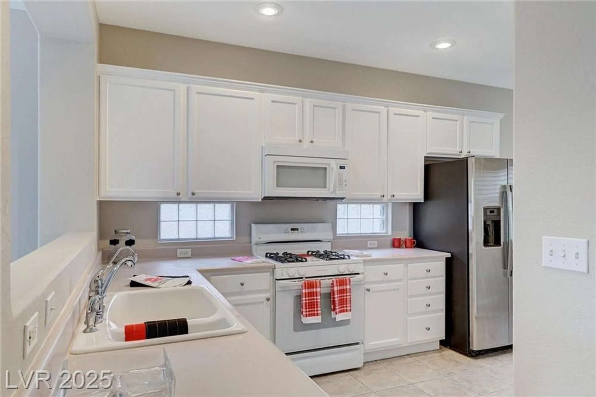 Property Slideshow image 30 of 93 | 2160 tiger links dr, Henderson, NV, 89012