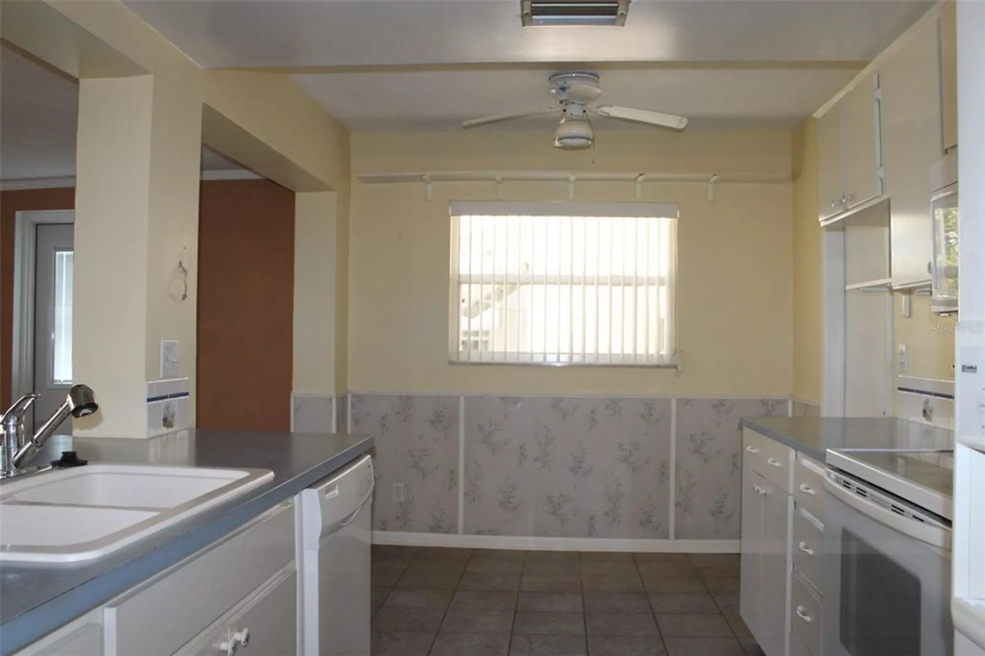 Property Slideshow image 5 of 25 | 4251 100th ave, Pinellas Park, FL, 33782