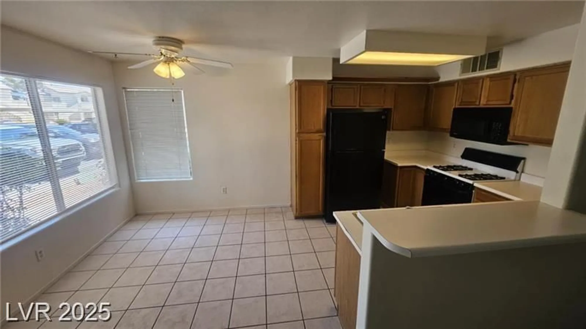 Property Slideshow image 15 of 41 | 3425 e russell rd 164, Las Vegas, NV, 89120