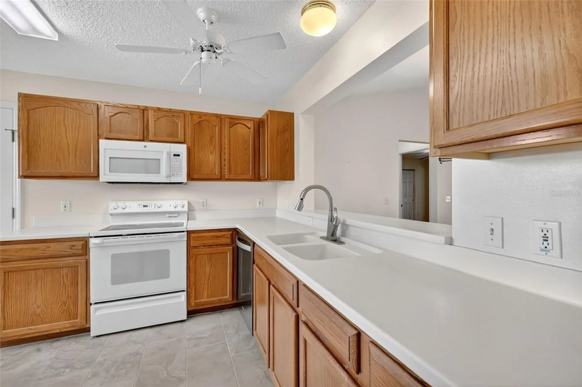 Property Slideshow image 7 of 40 | 604 juanita ct, The Villages, FL, 32159