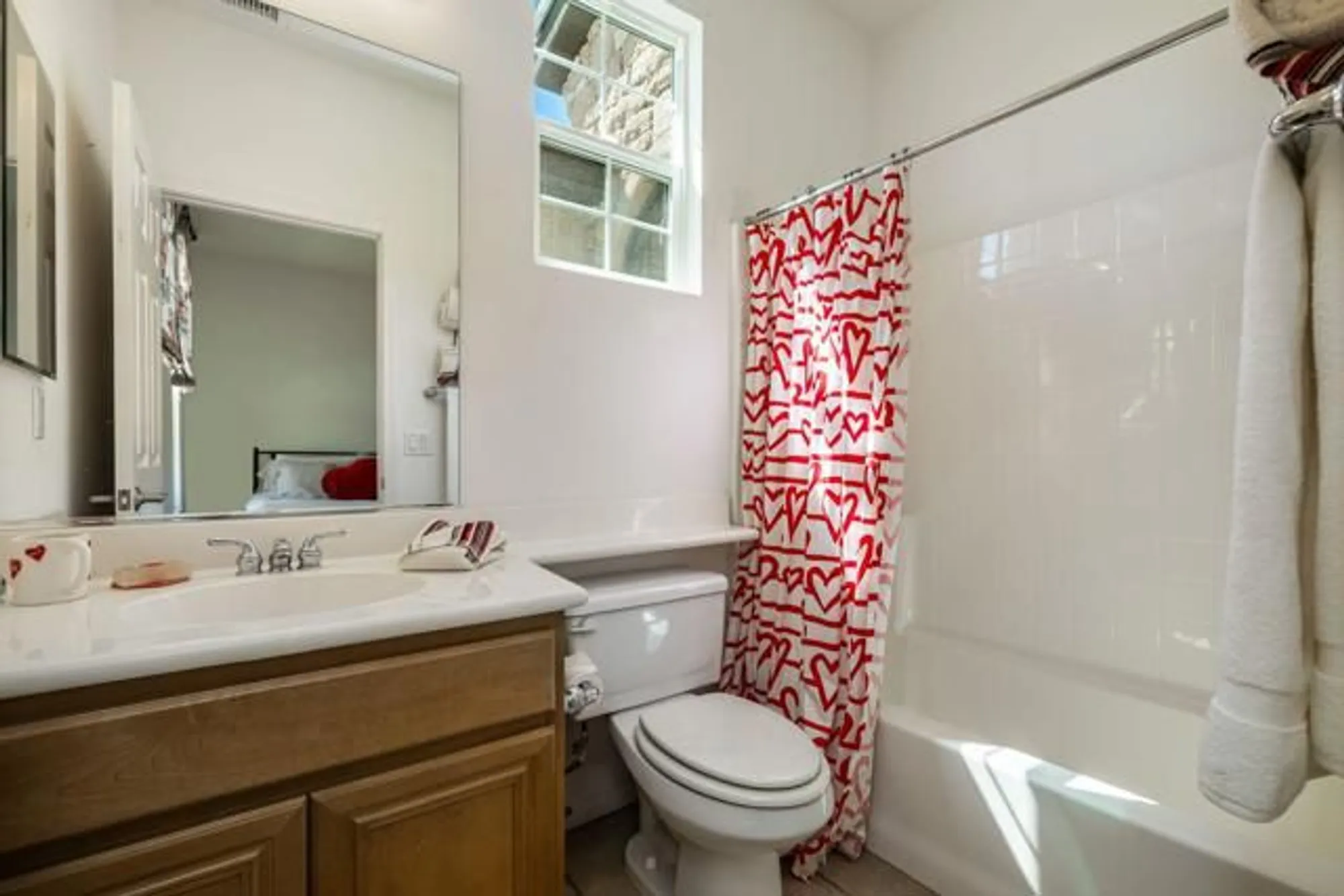 Property Slideshow image 33 of 48 | 60119 honeysuckle st, La Quinta, CA, 92253