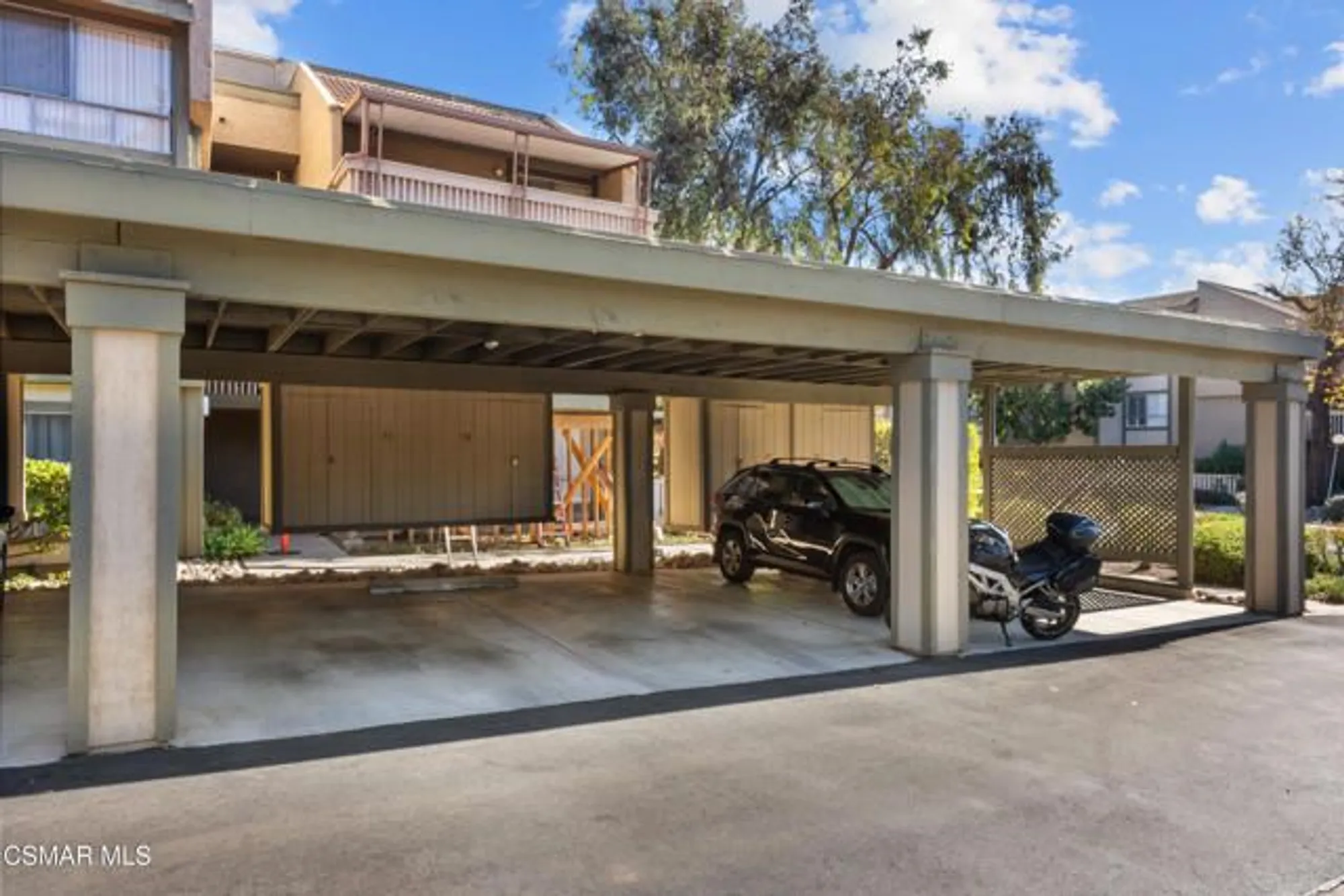 Property Slideshow image 22 of 33 | 351 chestnut hill ct 14, Thousand Oaks, CA, 91360