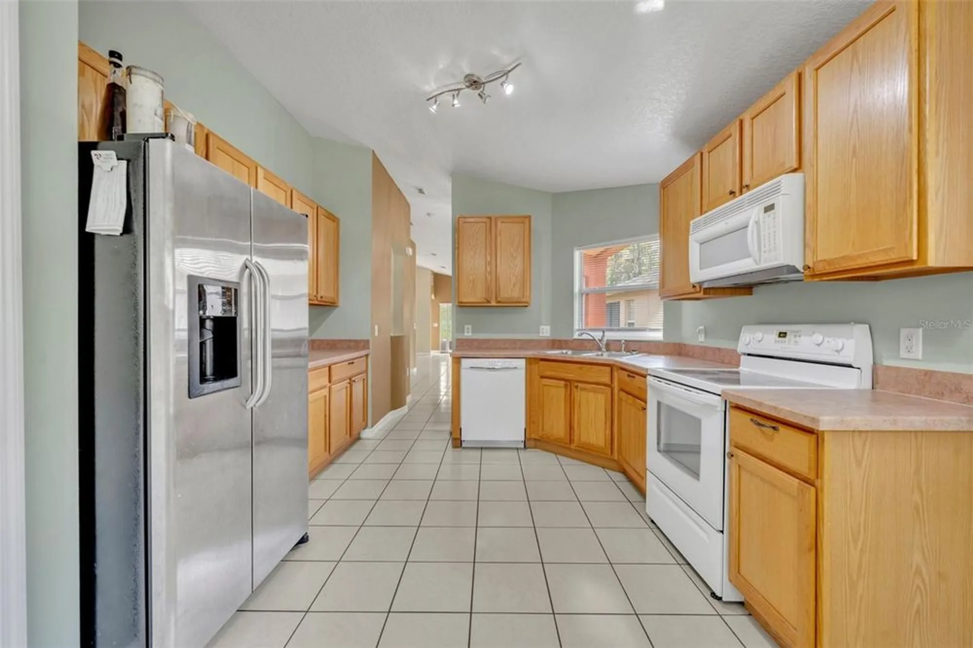 Property Slideshow image 15 of 35 | 540 grand canal dr, Kissimmee, FL, 34759