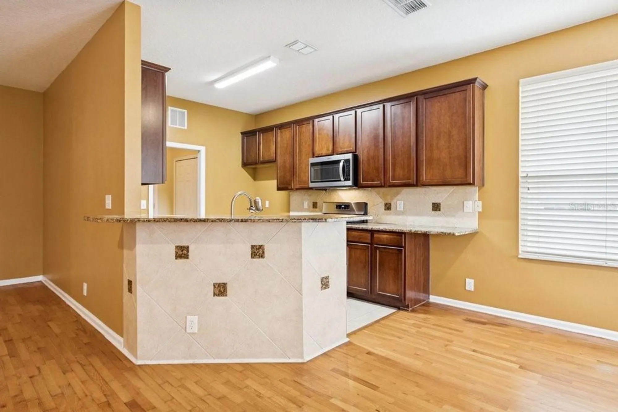 Property Slideshow image 13 of 44 | 902 heron point cir, Deland, FL, 32724