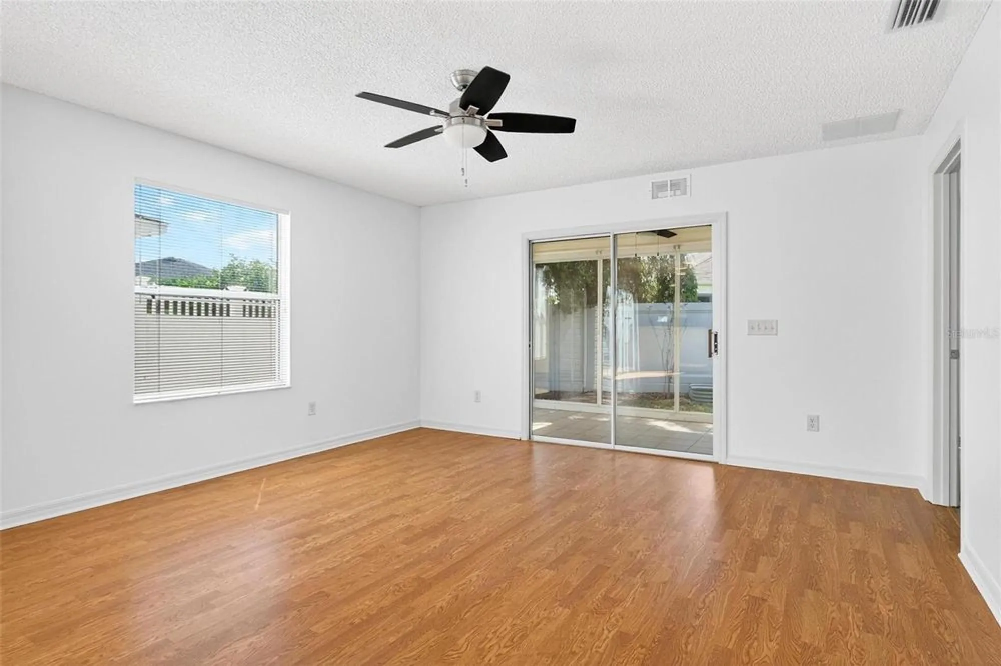 Property Slideshow image 25 of 57 | 2446 kenmore ln, The Villages, FL, 32162