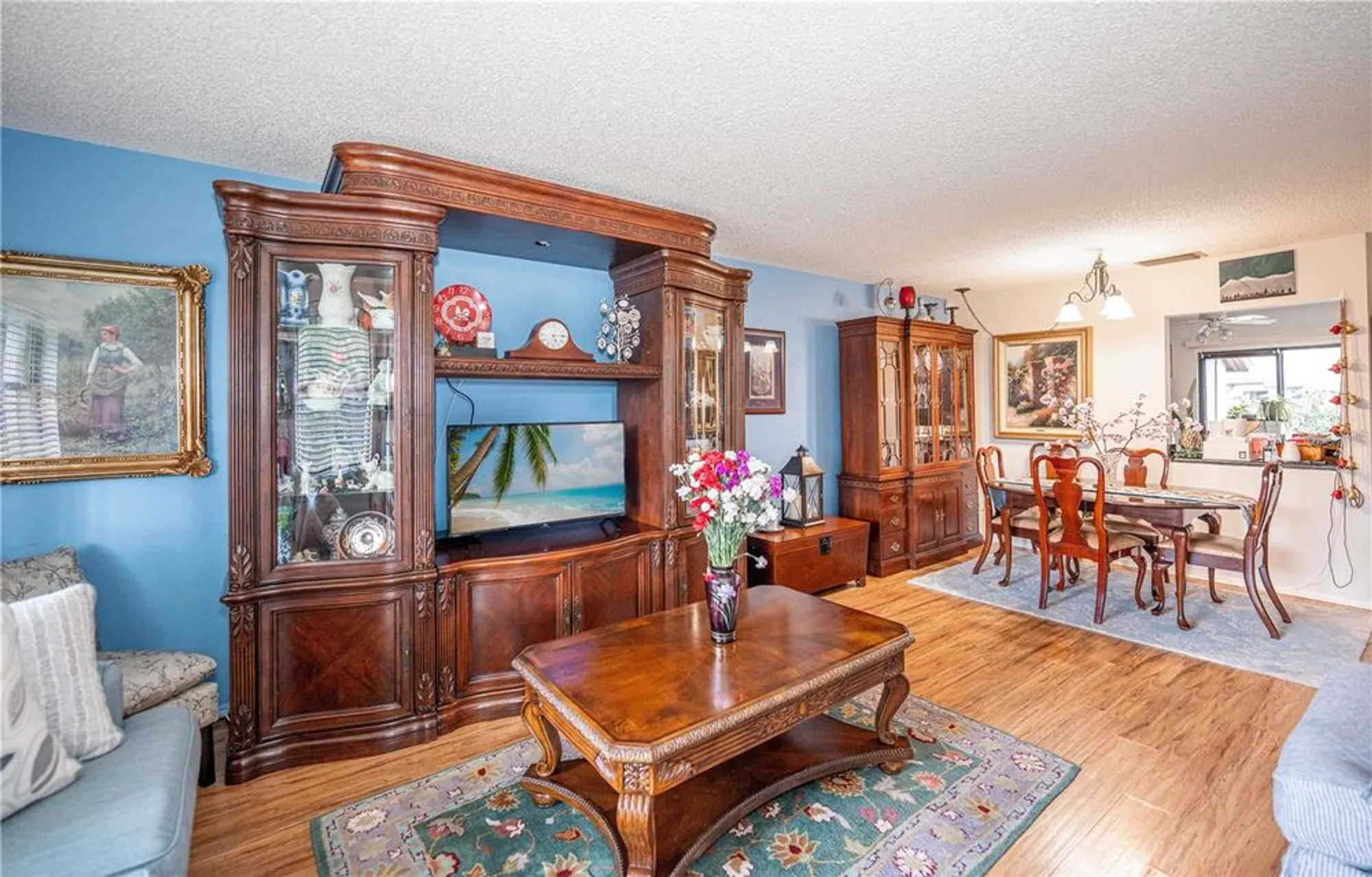 Property Slideshow image 12 of 38 | 272 beaver dam ct, Royal Palm Beach, FL, 33411