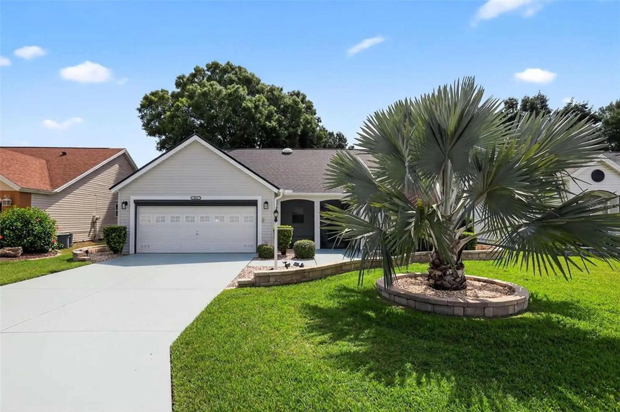 Property Slideshow image 3 of 32 | 411 del mar dr, Lady Lake, FL, 32159