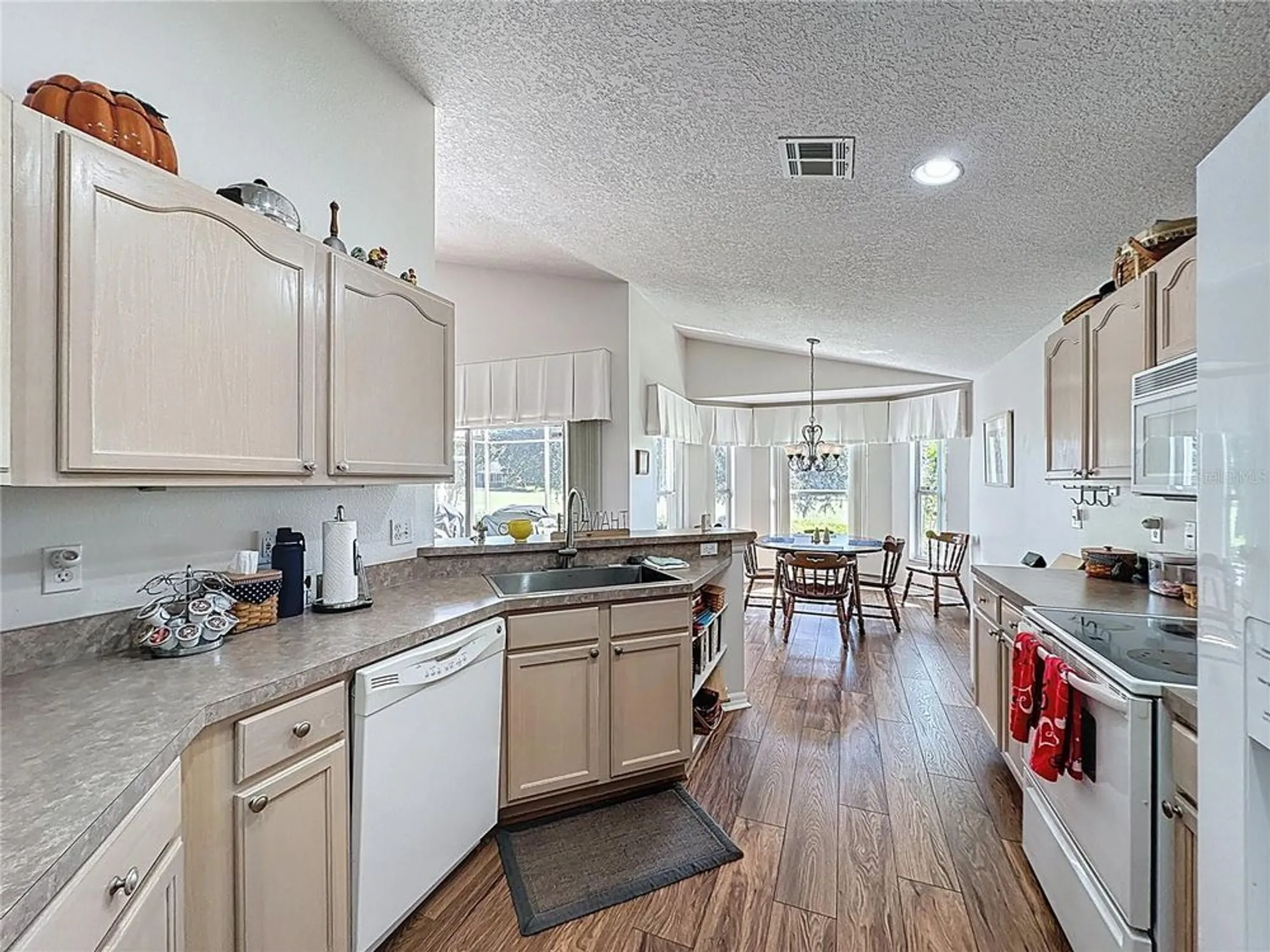 Property Slideshow image 18 of 76 | 2292 edmonton ct, Clermont, FL, 34711