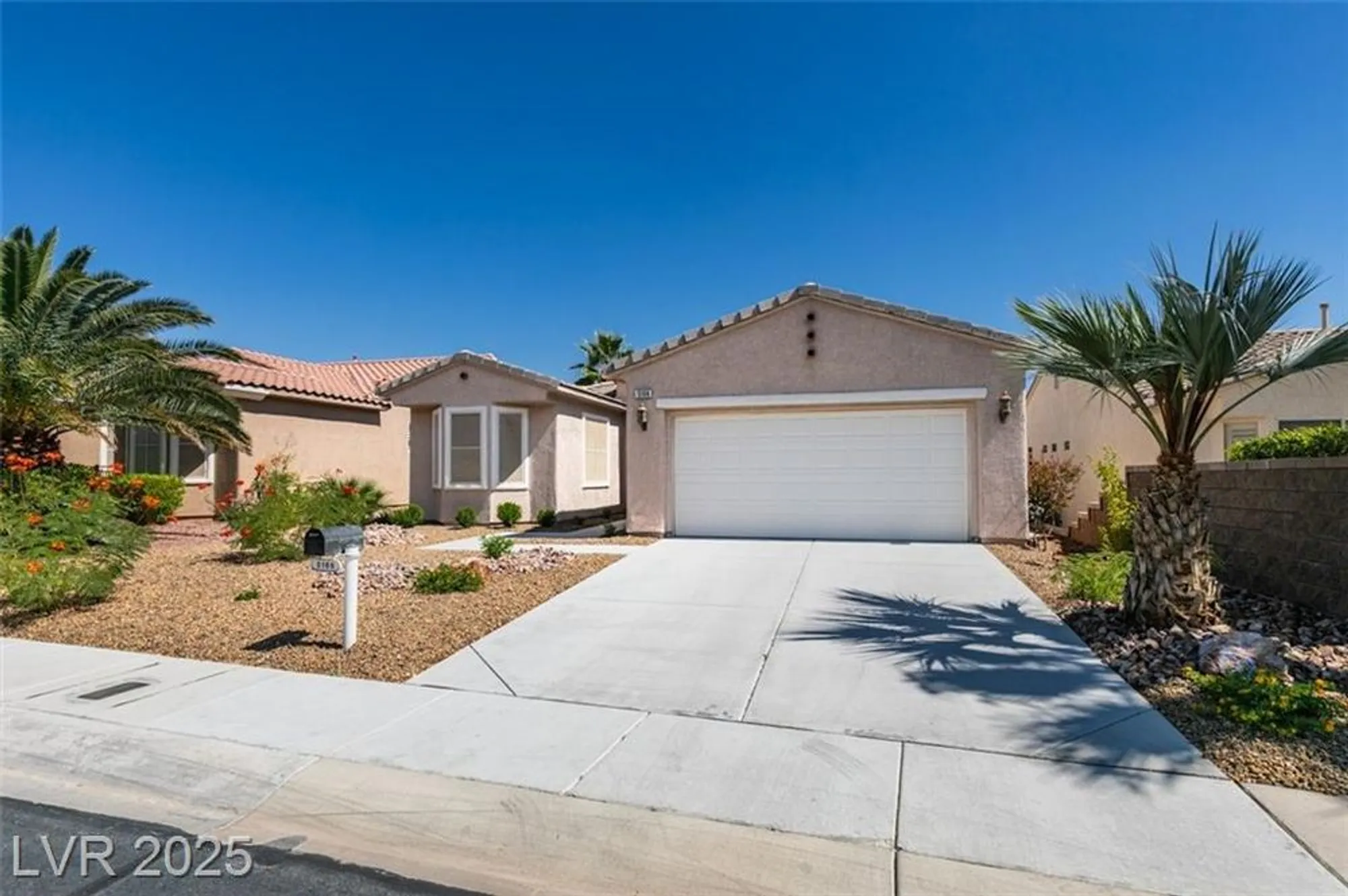 Property Slideshow image 19 of 38 | 5166 pensier st, Las Vegas, NV, 89135