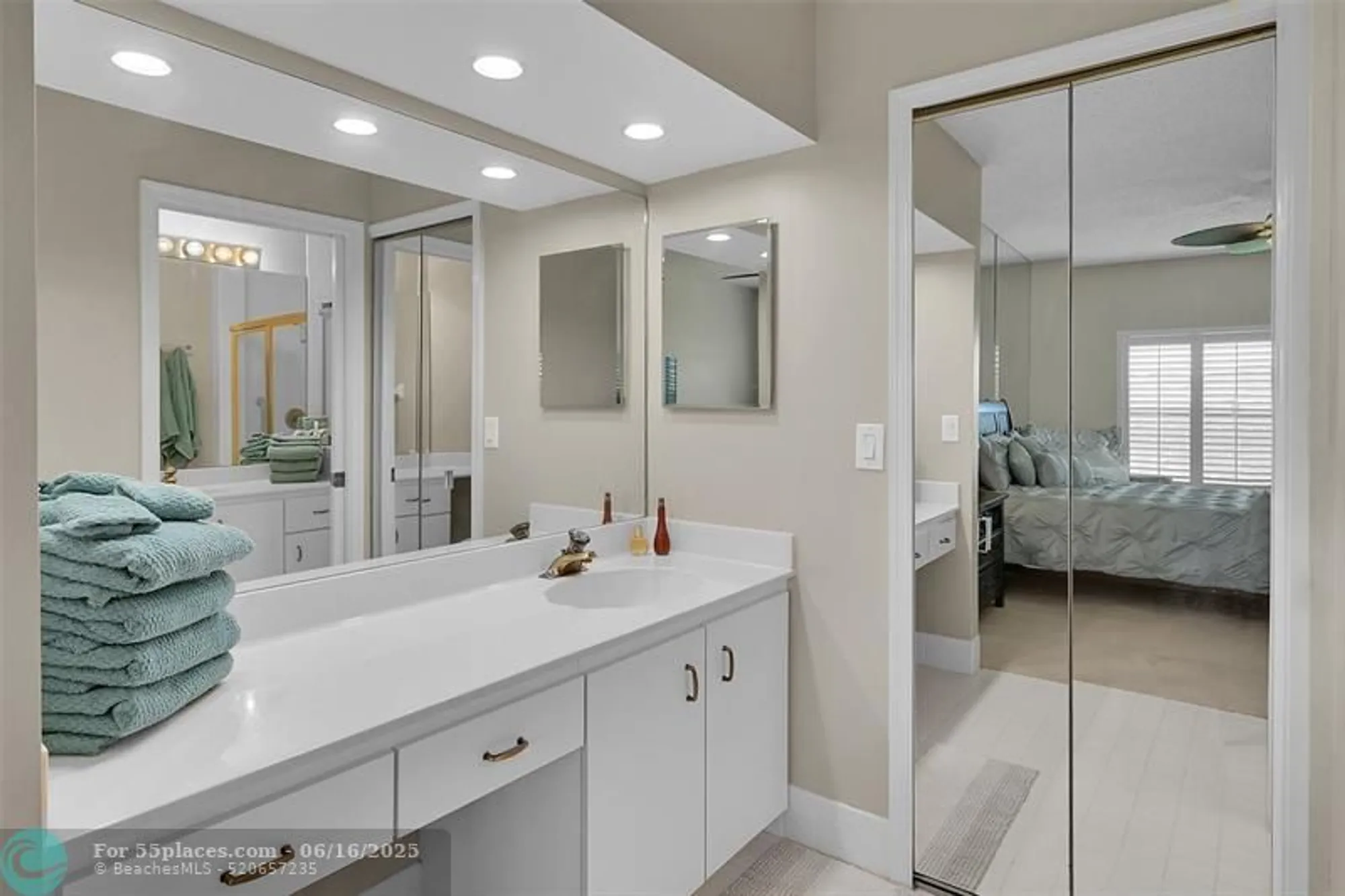 Property Slideshow image 18 of 74 | 8049 aberdeen dr apt 101, Boynton Beach, FL, 33472