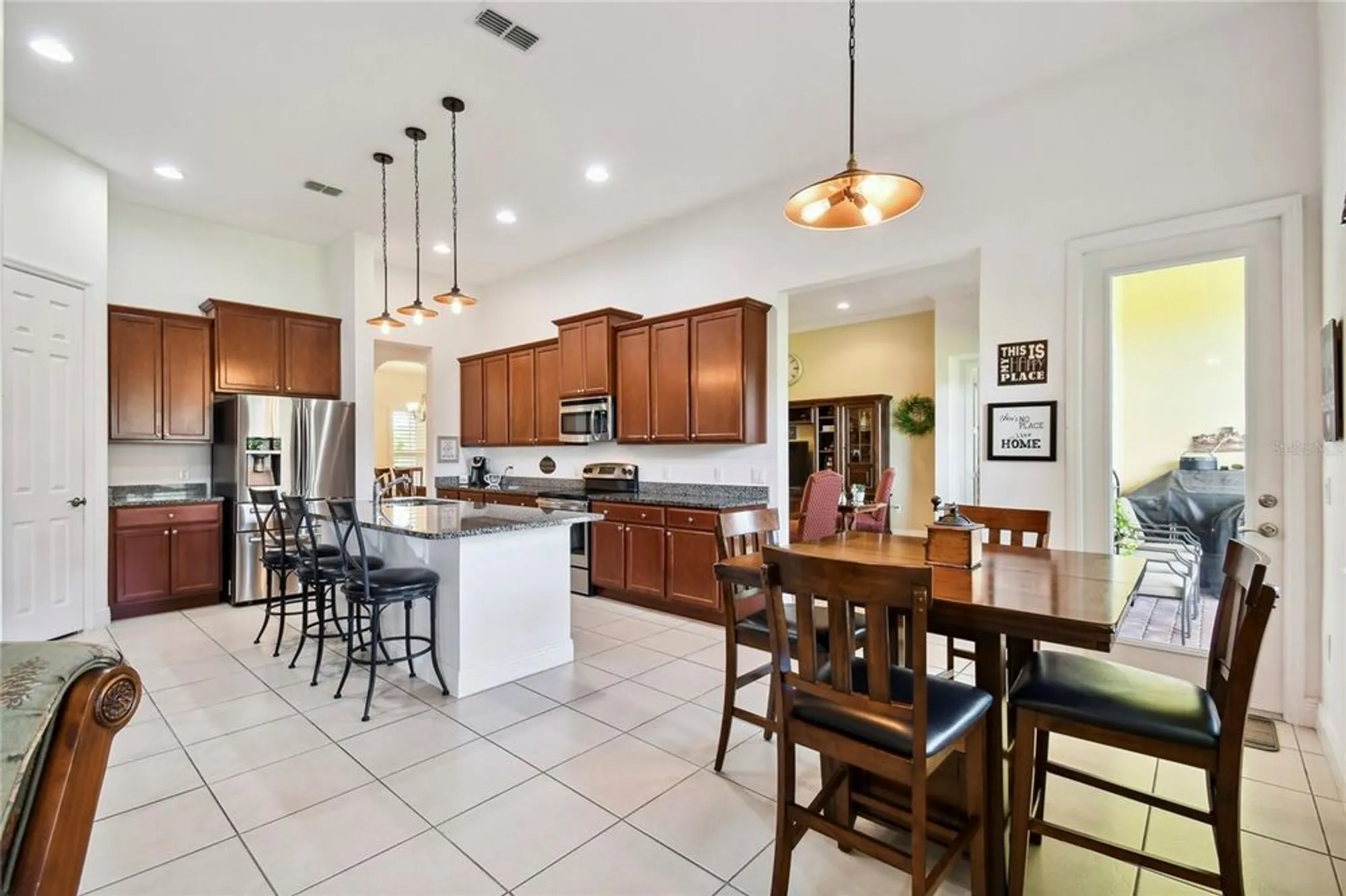 Property Slideshow image 13 of 54 | 804 san raphael st, Poinciana, FL, 34759