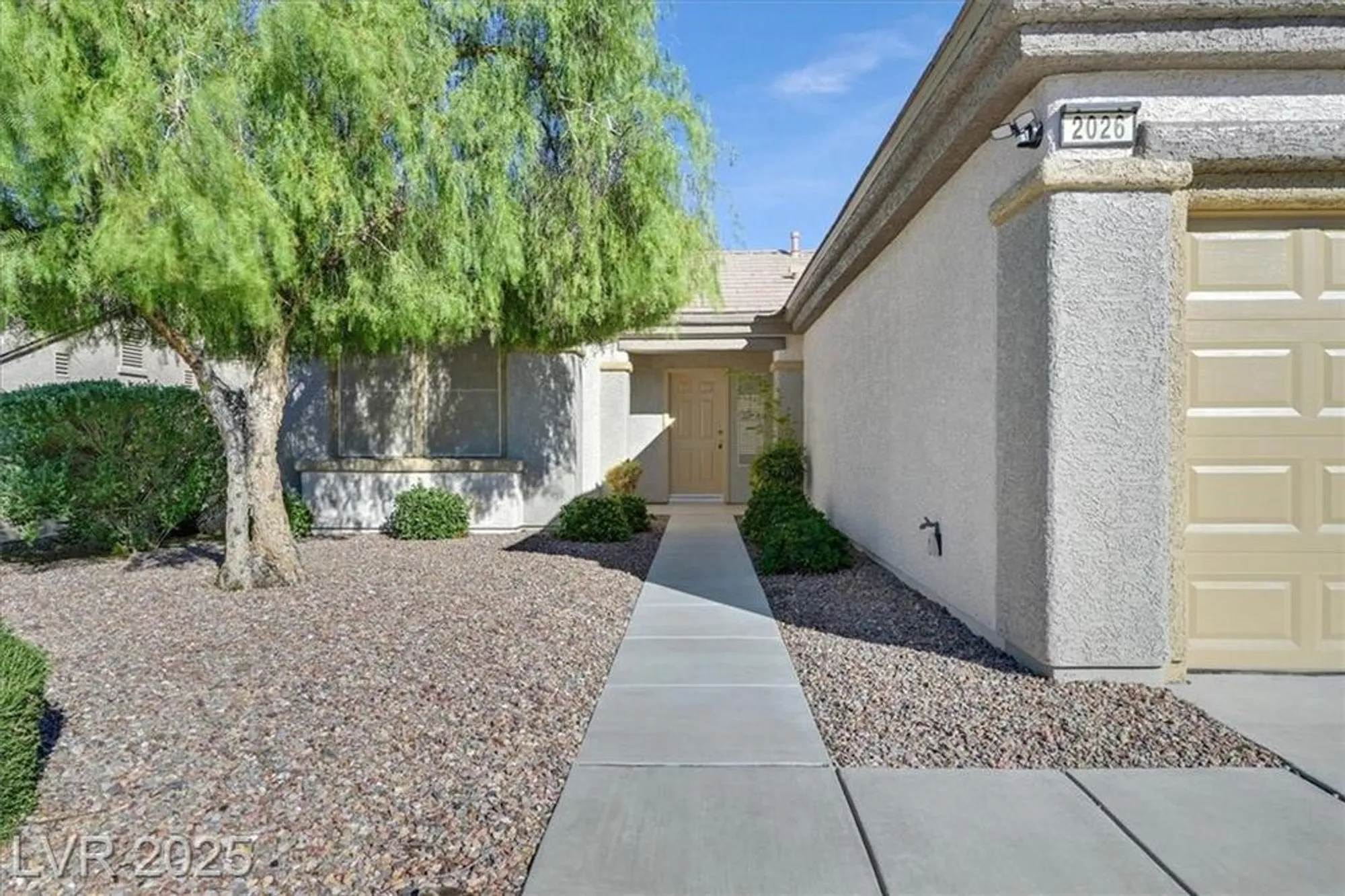 Property Slideshow image 2 of 37 | 2026 wildwood lake st, Henderson, NV, 89052