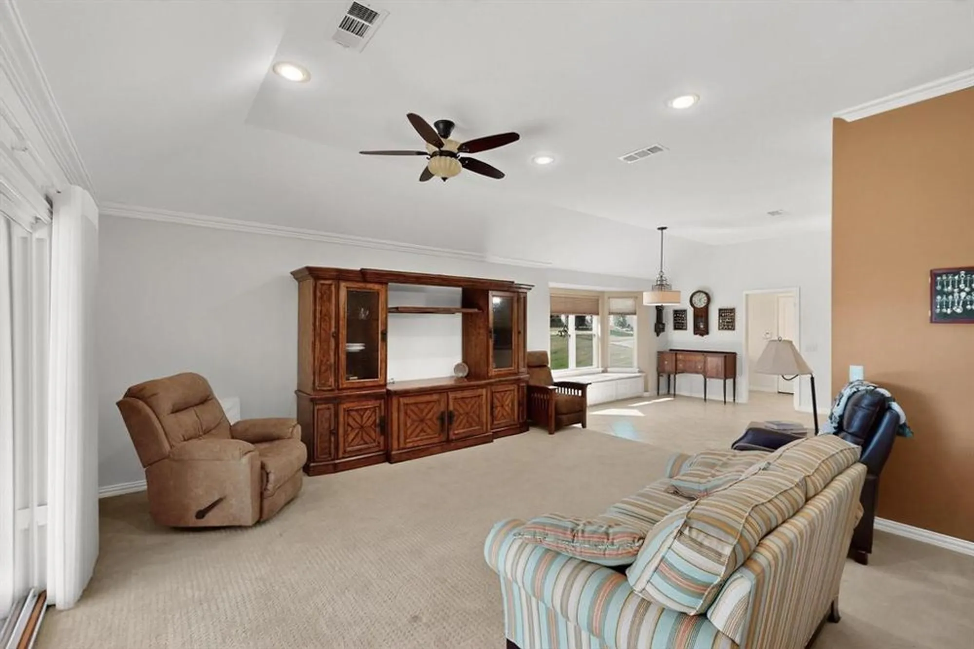 Property Slideshow image 15 of 39 | 8717 sarasota, Denton, TX, 76207