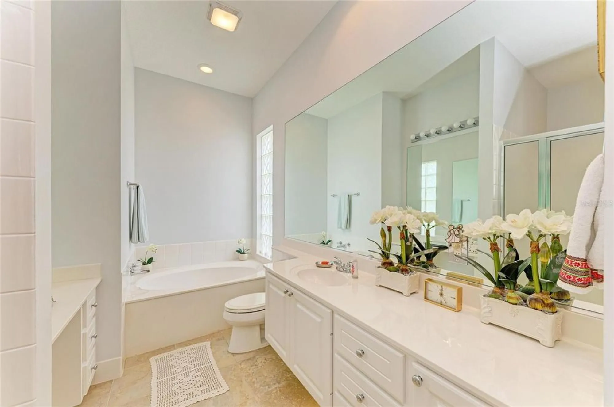 Property Slideshow image 28 of 65 | 5827 benevento dr, Sarasota, FL, 34238