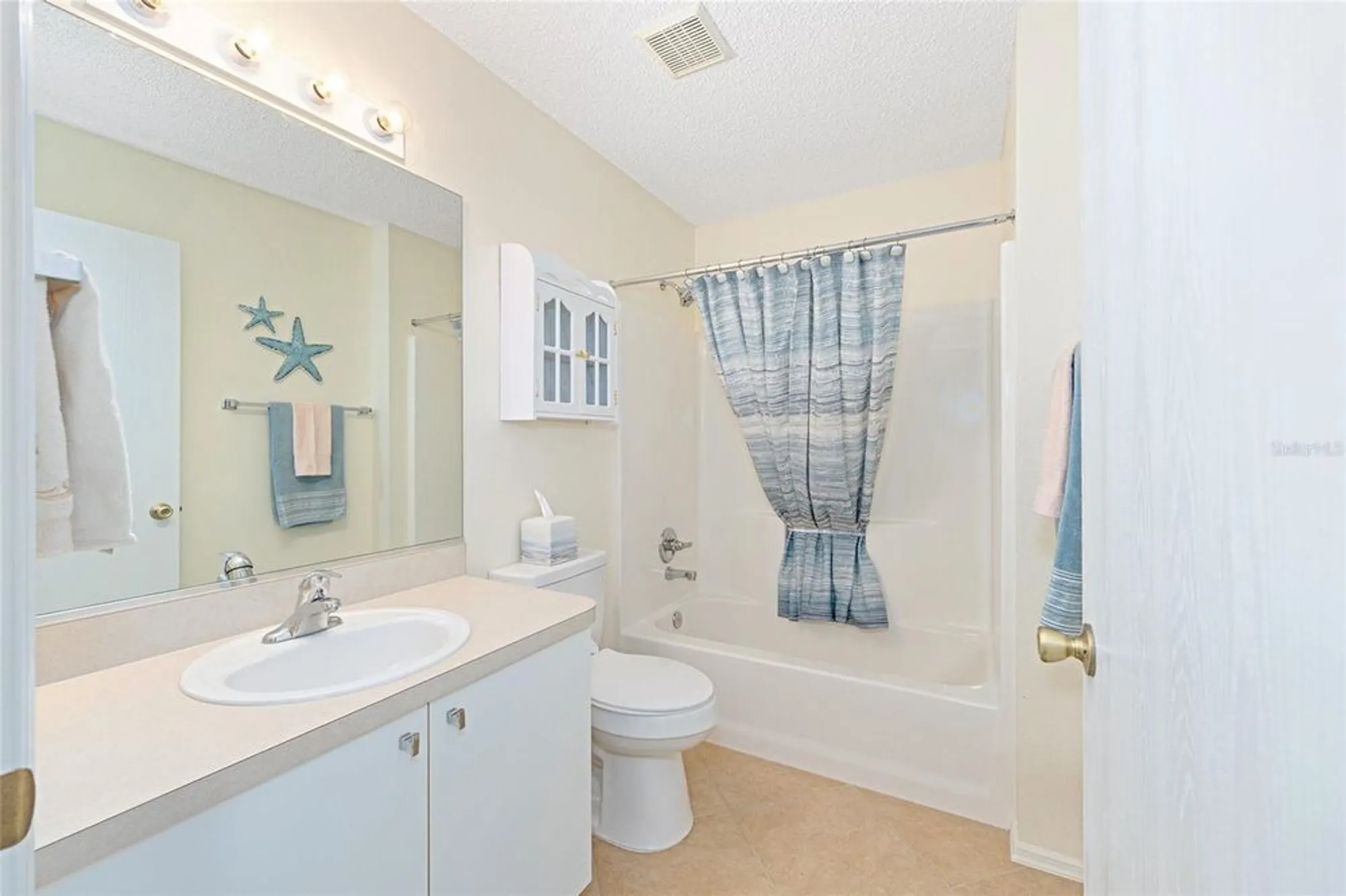 Property Slideshow image 31 of 43 | 16894 se 94th sunnybrook cir, The Villages, FL, 32162