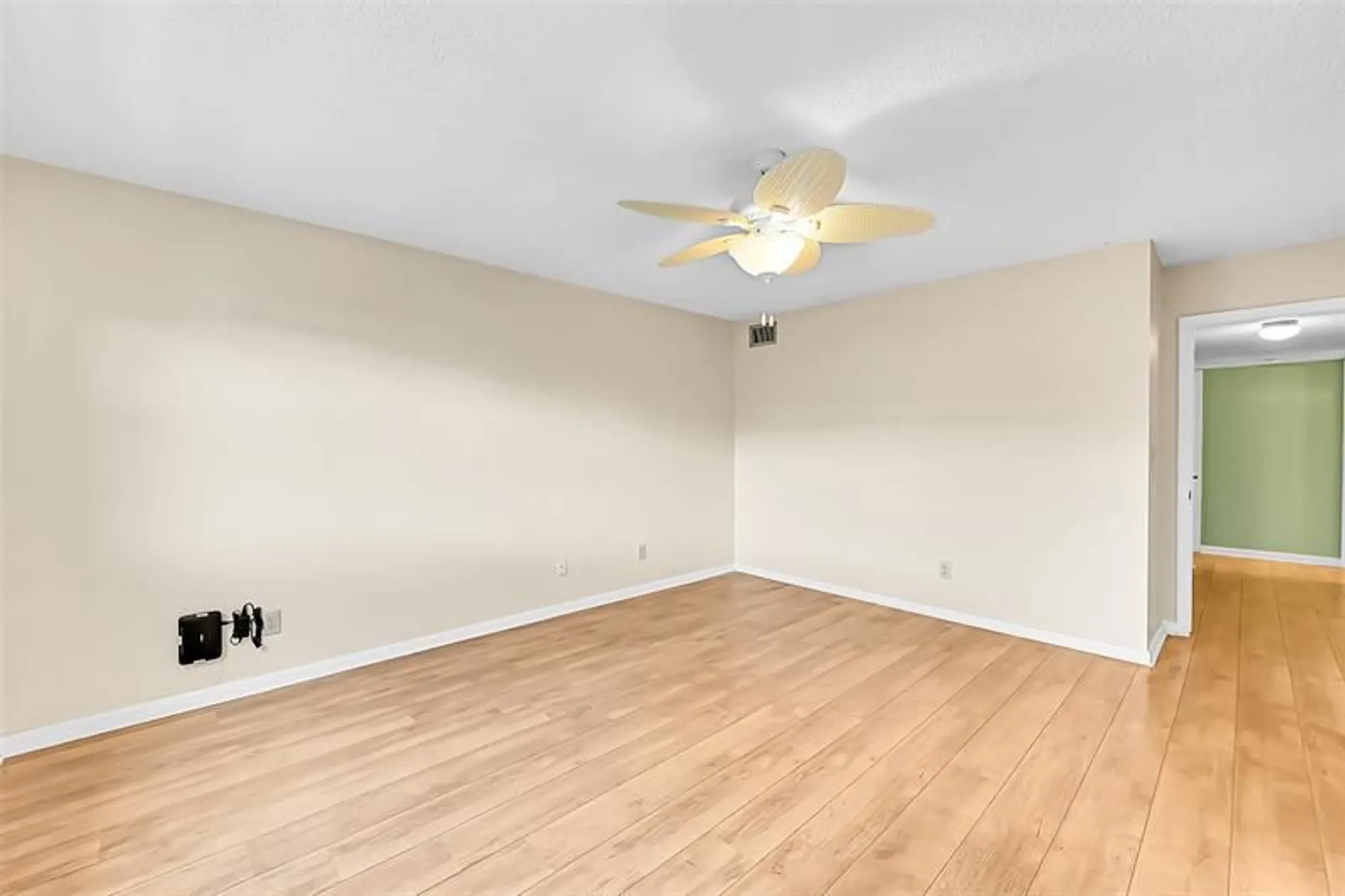 Property Slideshow image 21 of 64 | 4940 e sabal palm blvd apt 202, Tamarac, FL, 33319