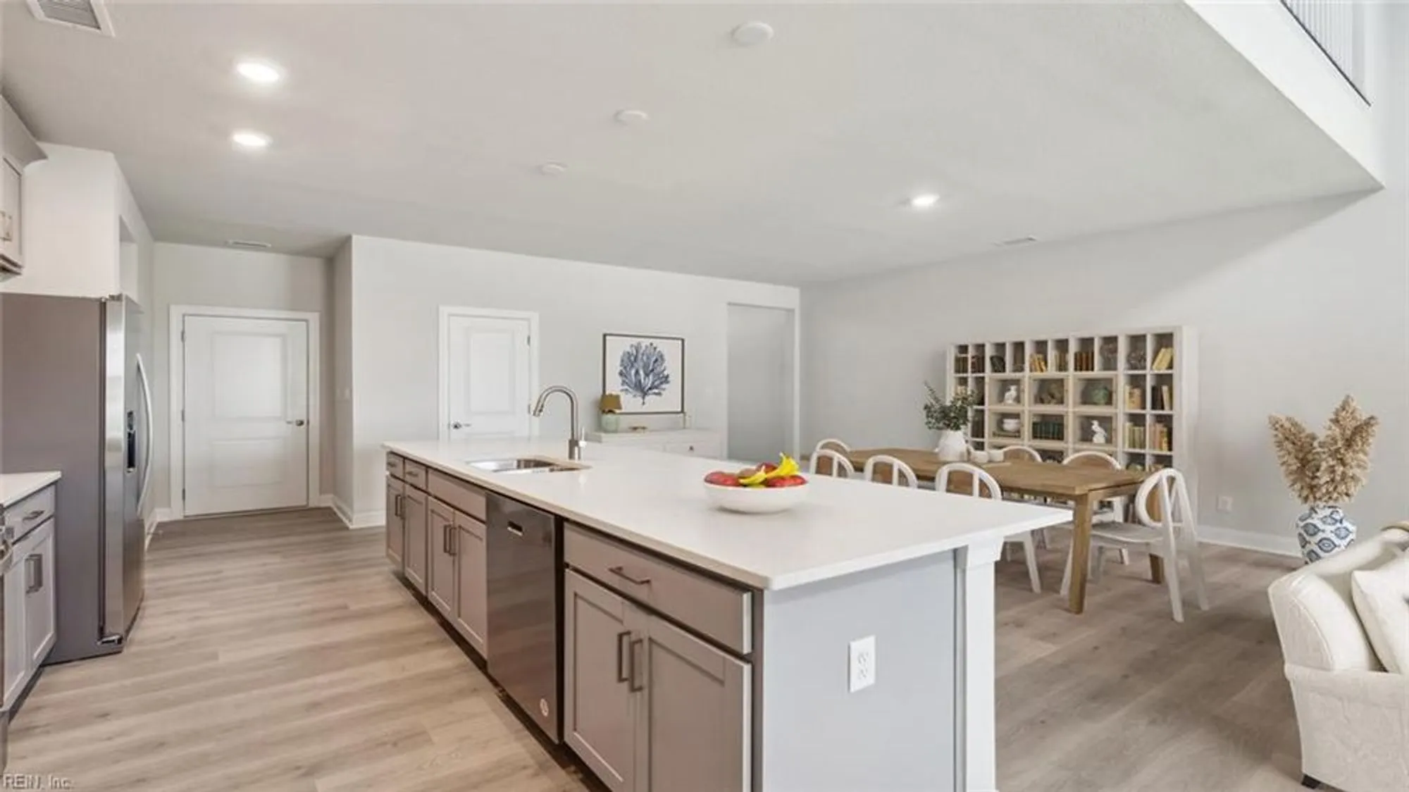 Property Slideshow image 9 of 31 | 2017 barton ln, Chesapeake, VA, 23322