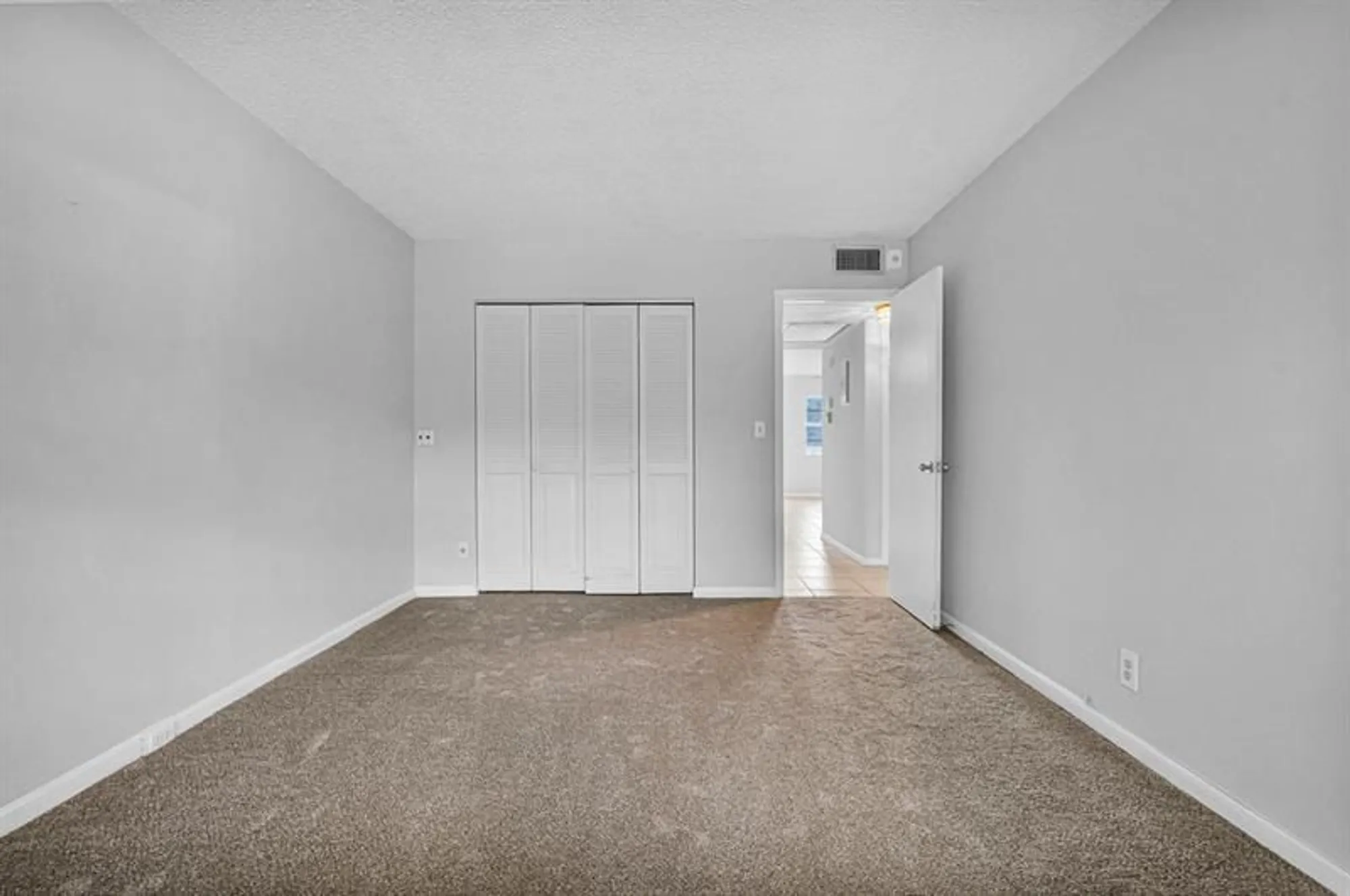 Property Slideshow image 13 of 47 | 2038 newport h # 2038, Deerfield Beach, FL, 33442