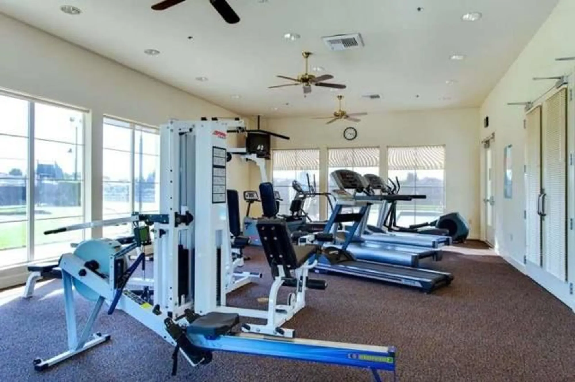 Property Slideshow image 10 of 36 | 9608 crystal bay ln, Elk Grove, CA, 95758