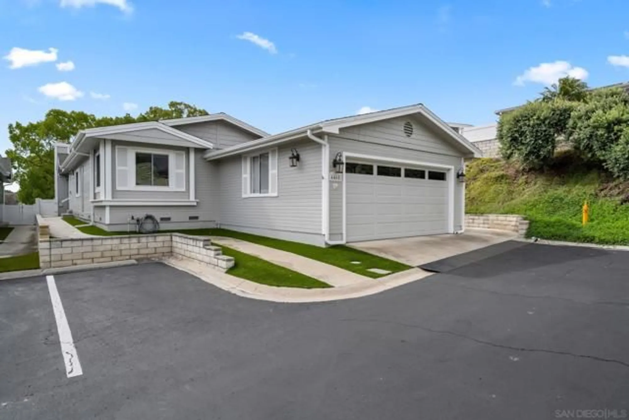 Property Slideshow image 1 of 37 | 4465 topaz ln, Oceanside, CA, 92056